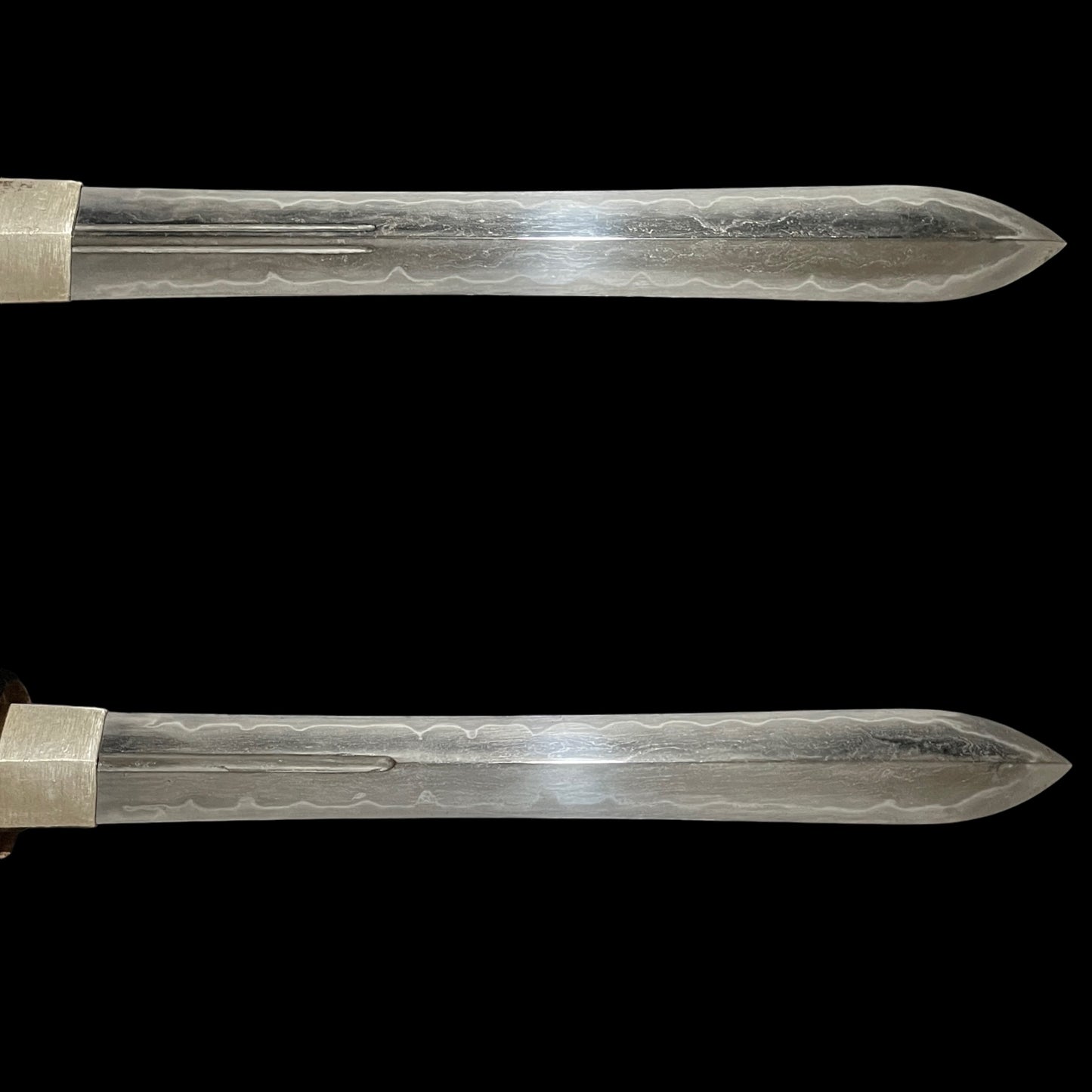 KEN 剣 TSURUGI, Red Aikuchi Koshirae, Muromachi period mumei