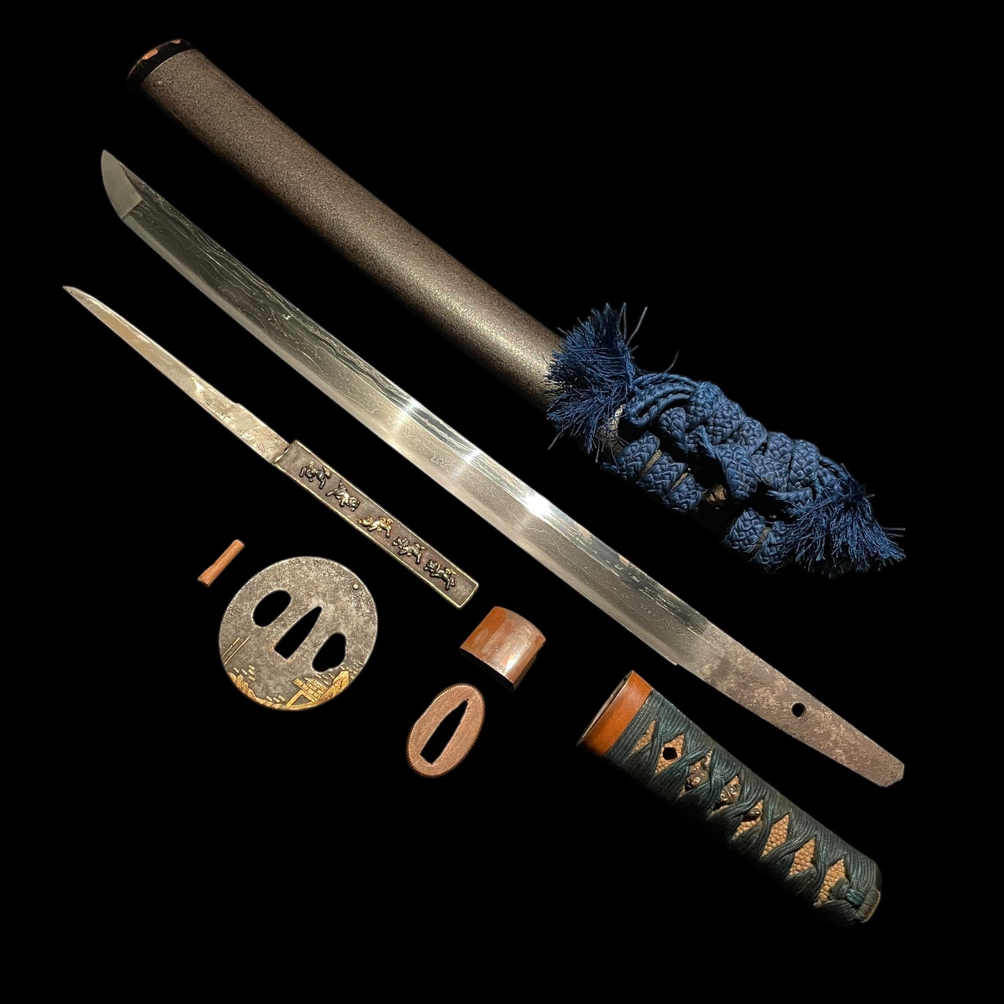Oomasamehada 大柾目肌 Wakizashi with Kozuka, Edo period mumei