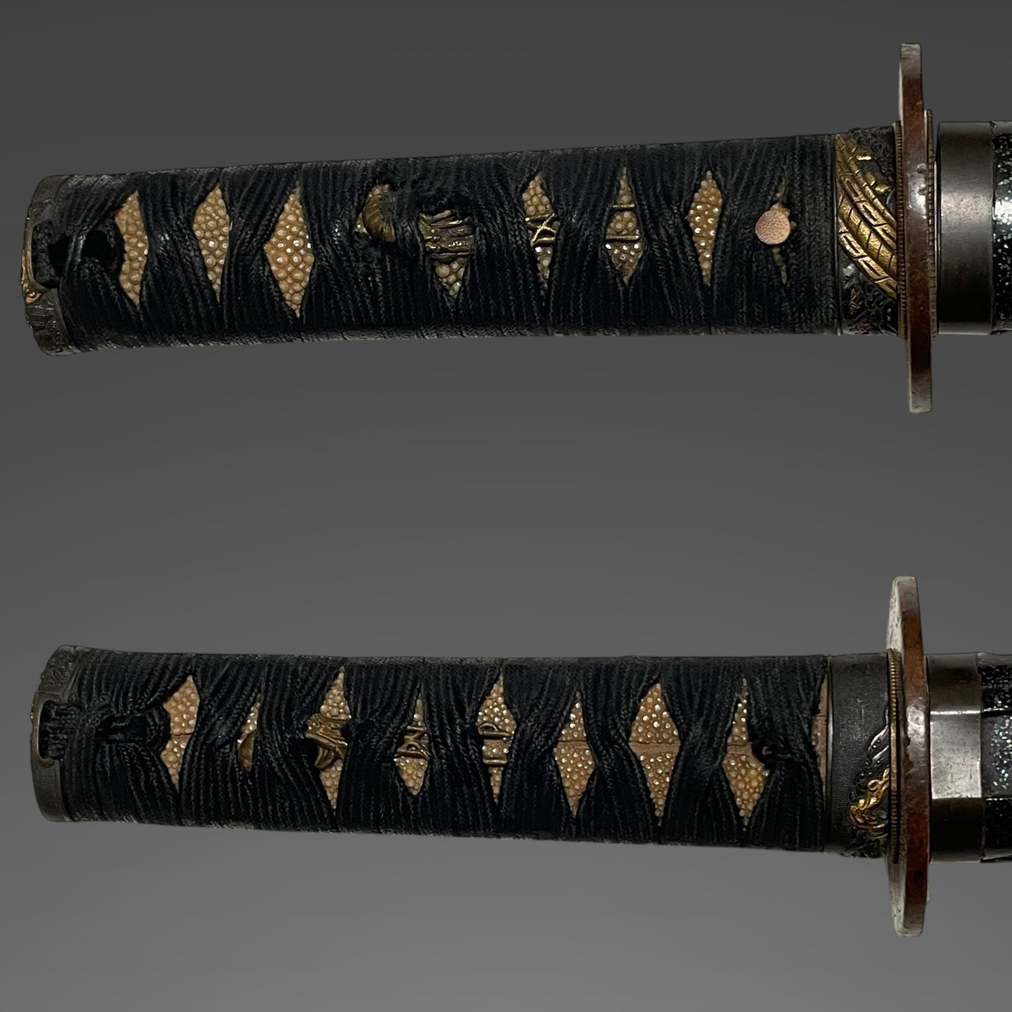 Samurai Fuchikashira 武者縁頭, Long Wakizashi, Suekoto 末古刀, Late Muromachi period