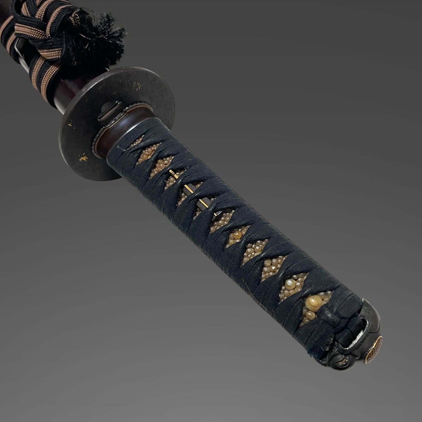 Elephant Kashira Wakizashi, Yamatonokami Yoshimichi 大和守吉道 signed,  Early Edo period