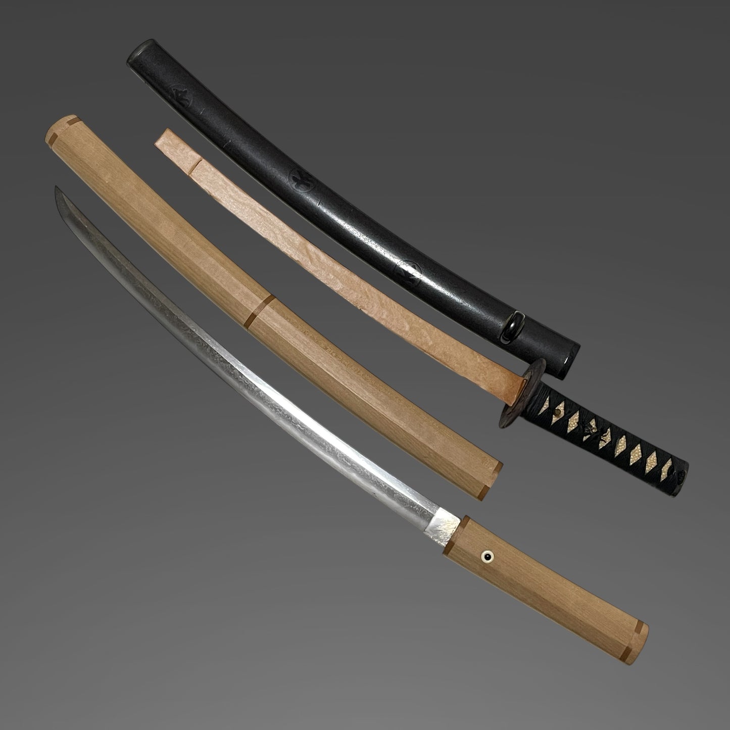 Katsumitsu 勝光 signed Wakizashi, Shibuichi Fuchikashira, Muromachi period, with Shirasaya