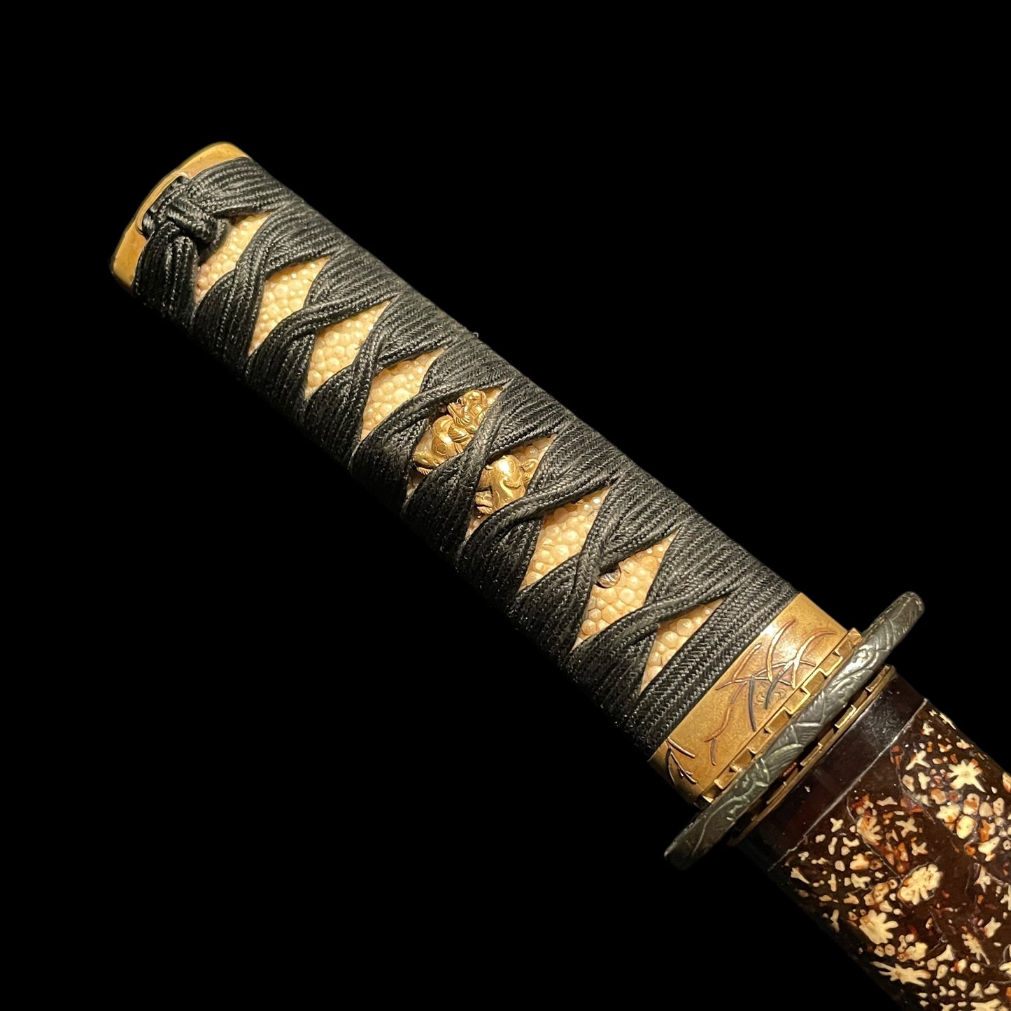 Kunisuke 國助 signed TANTO, Brass Fuchikashira and Kozuka, Muromachi period