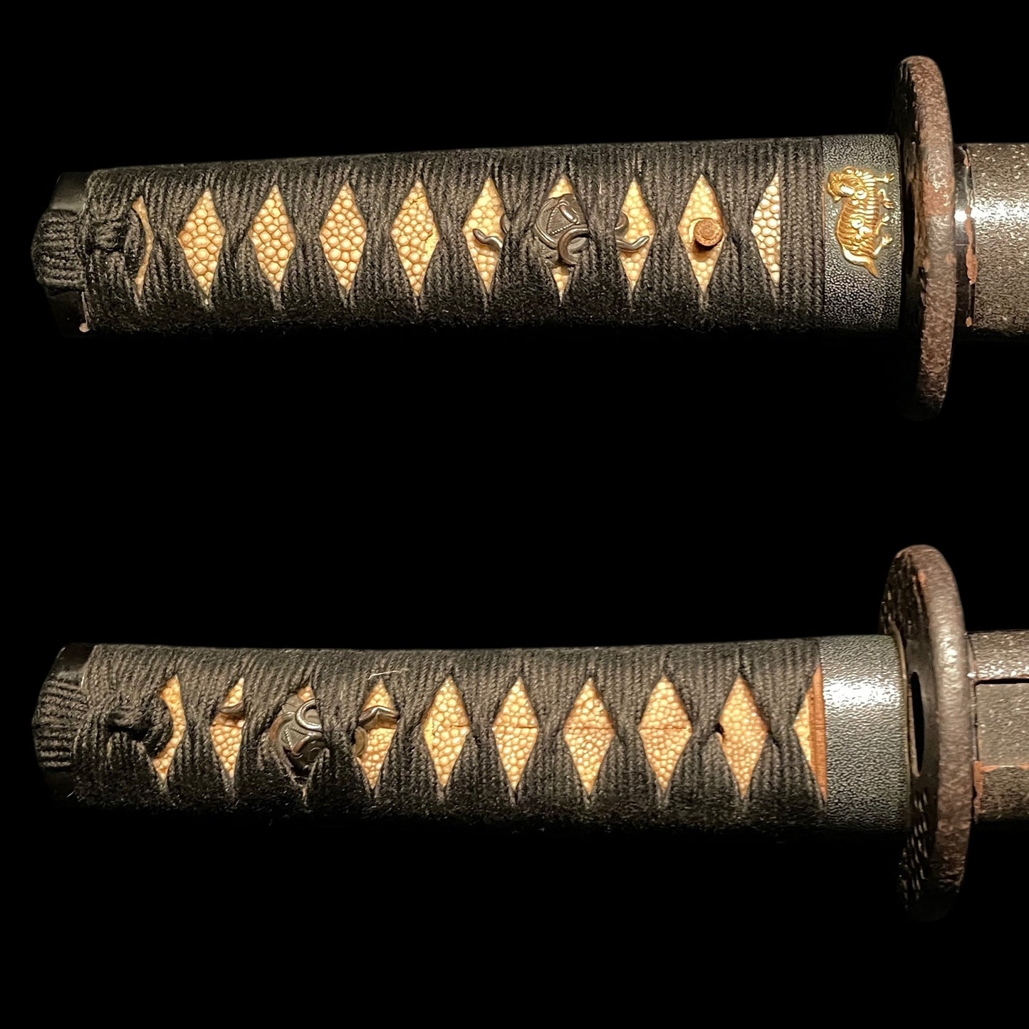 Goat Fuchi and Signed Tsuba WAKIZASHI, Tsuzumi 鼓 Menuki, Edo period mumei