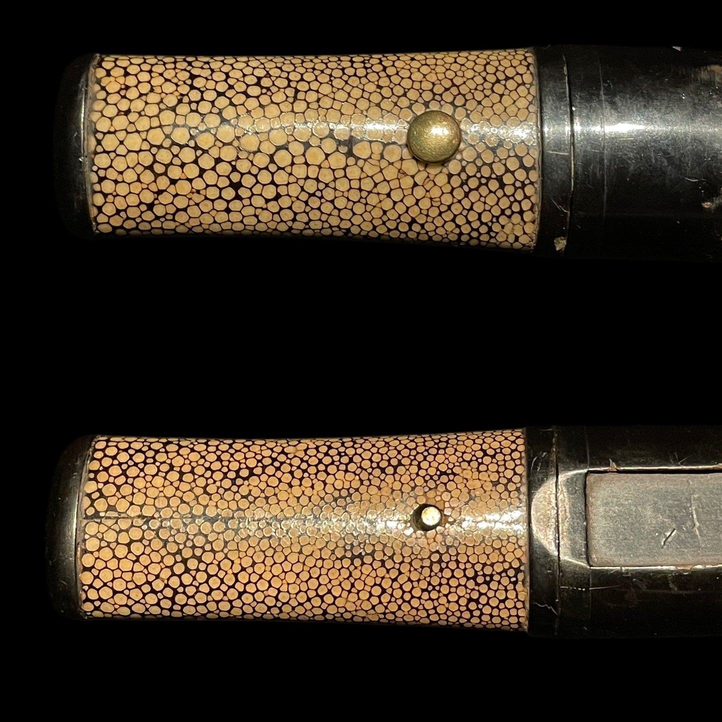 Aikuchi TANTO, Sadamune 貞宗 signed, Masamehada 柾目肌, Muromachi period