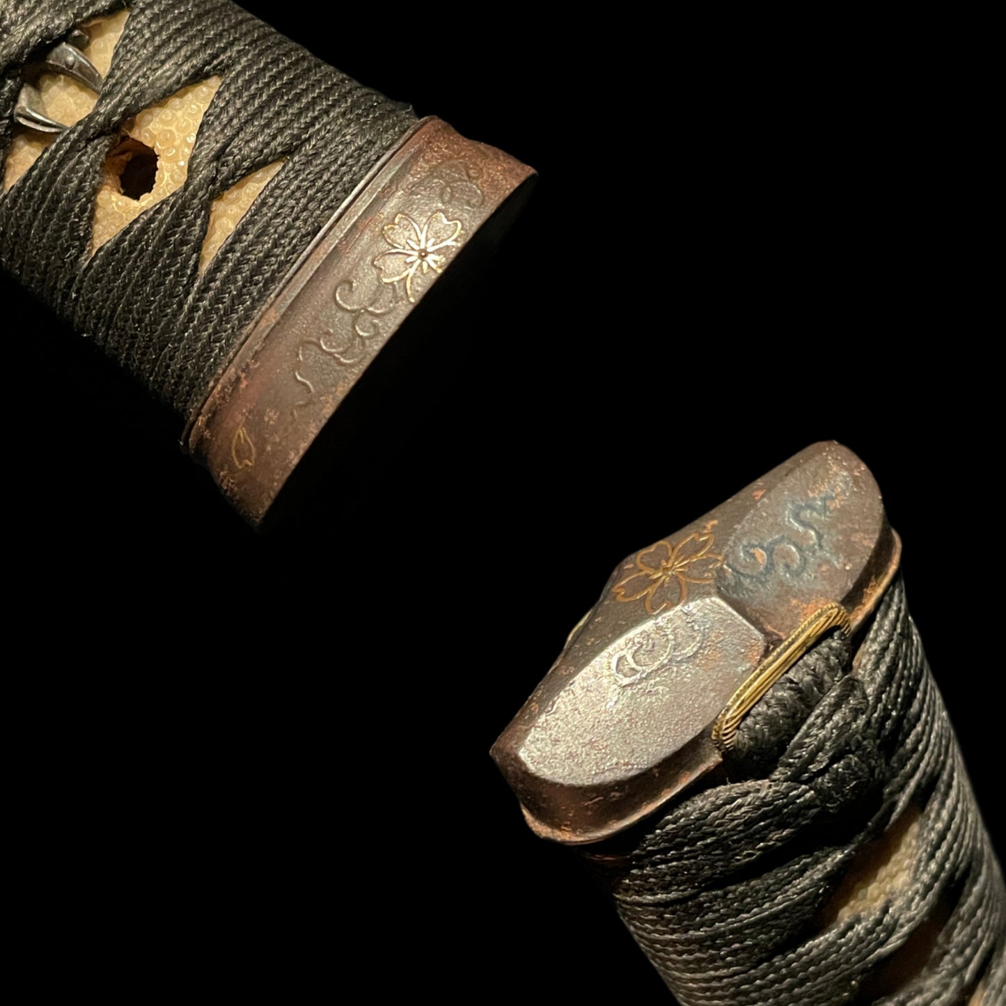 Red TANTO with KOZUKA, Gunome Hamon Thick Blade, Edo period mumei