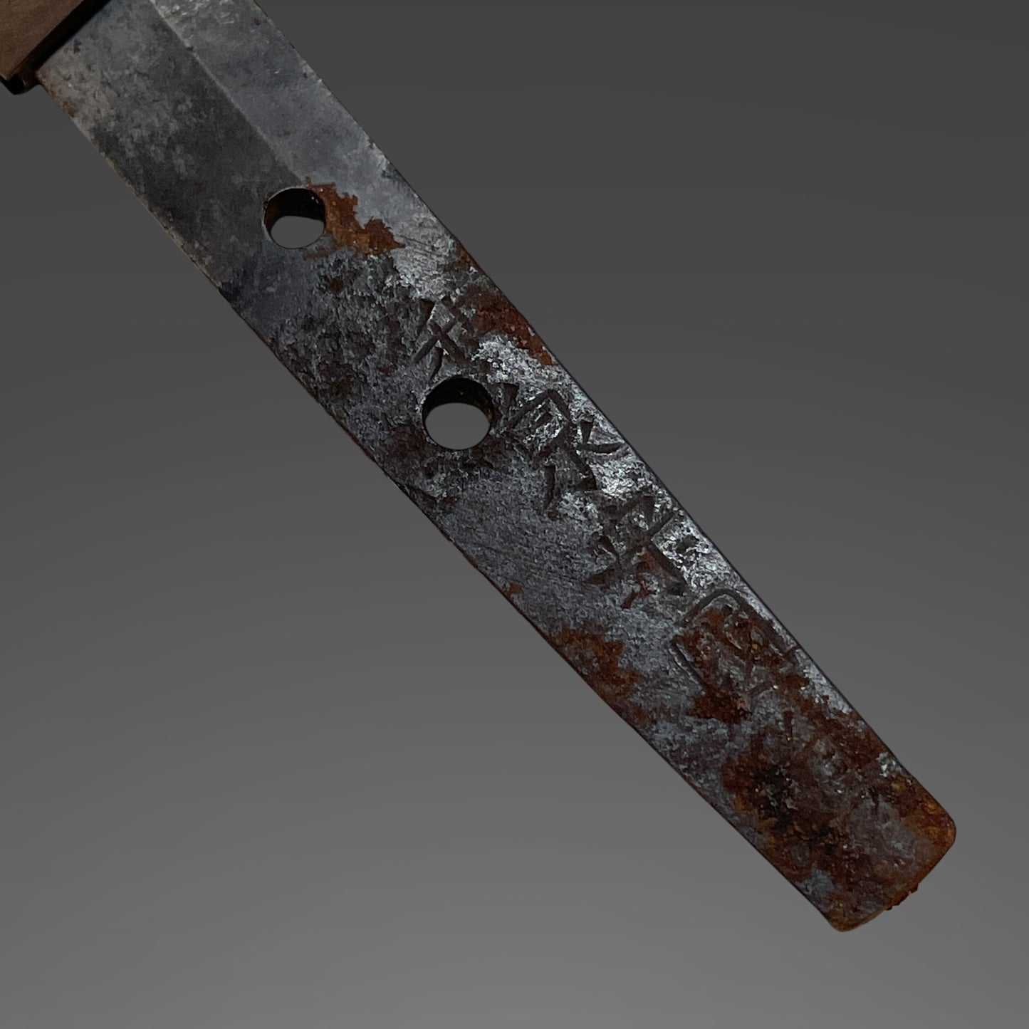 Izuminokami Kunisada 和泉守國貞 signed Wakizashi, with Kozuka, Edo period