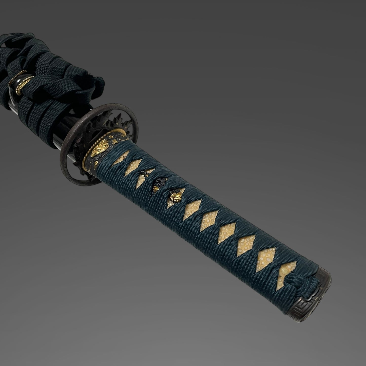 Kanemoto 兼元 signed Long WAKIZASHI, Boar Fuchikashira, Edo period