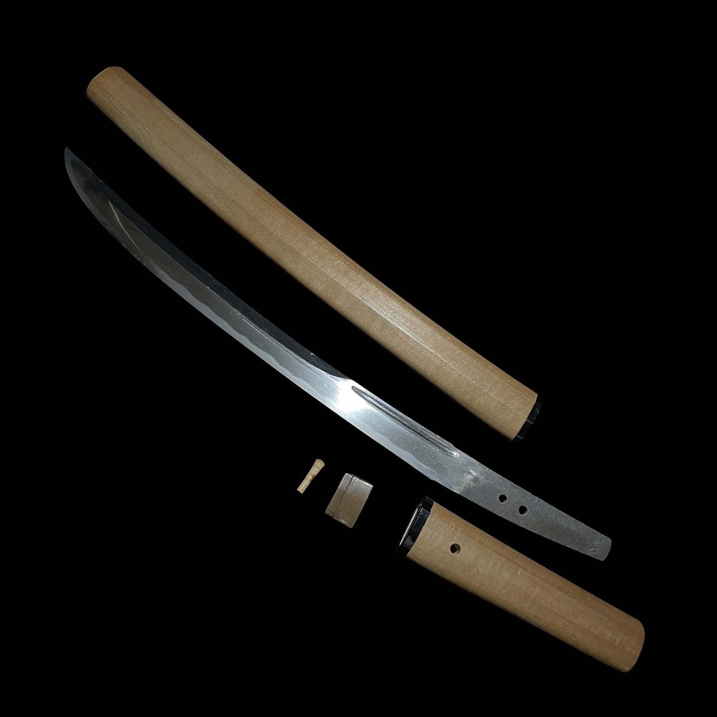Heavy Naginata Naoshi 薙刀直 Wakizashi, Wide and Thick Blade, Muromachi period mumei