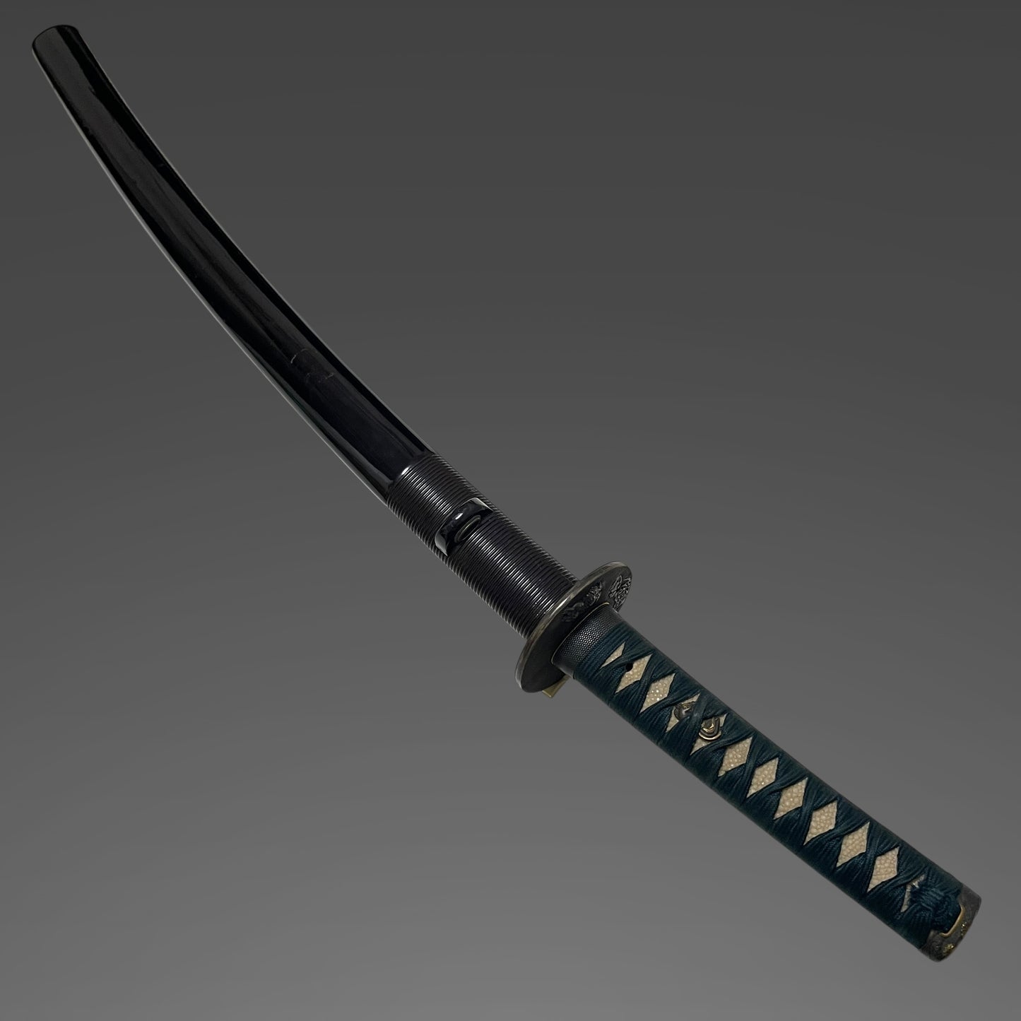 Katsushige 勝重 signed Long Wakizashi, Botanjishi Tsuba, Dragon Kozuka, Edo period