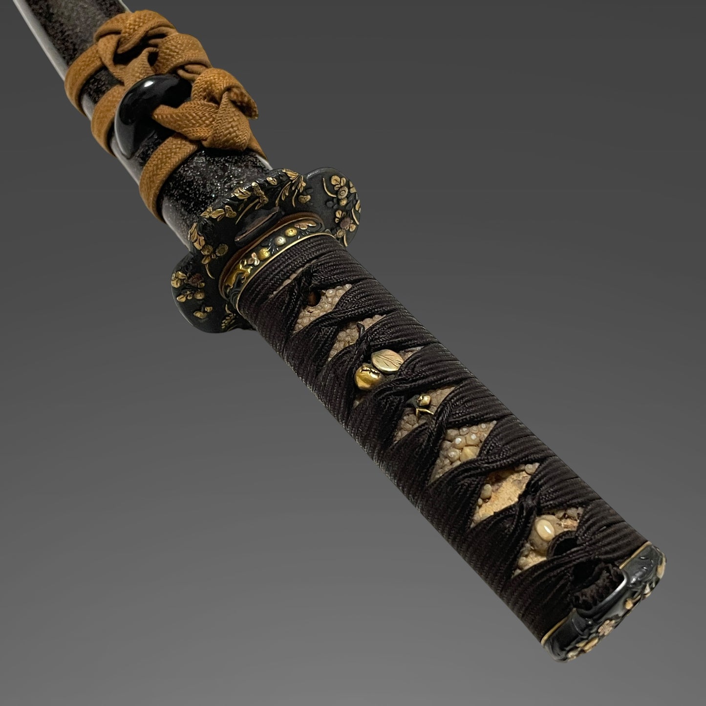 Naginata Naoshi 薙刀直し Wakizashi, Hizenkokuju Tadayoshi 肥前國住忠吉 signed, Mino Fittings