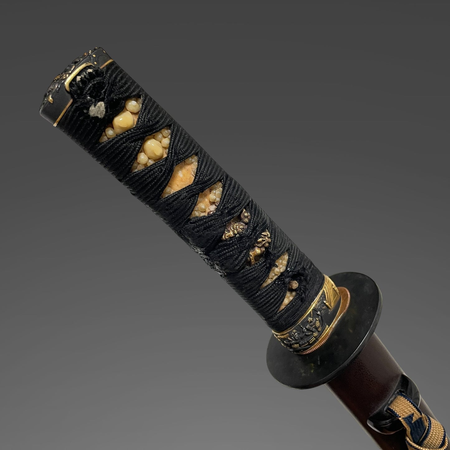 Bishuosafune Munemitsu 備州長船宗光 signed Wakizashi, Samurai Fuchikashira, Muromachi period