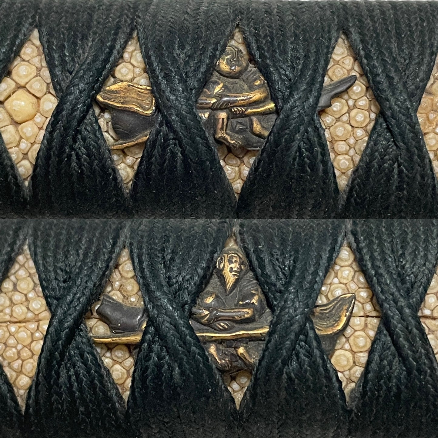 Stunning Hamon Black Wakizashi, Kobayashi Hiroshige 小林廣重 signed Fuchi, Edo period mumei