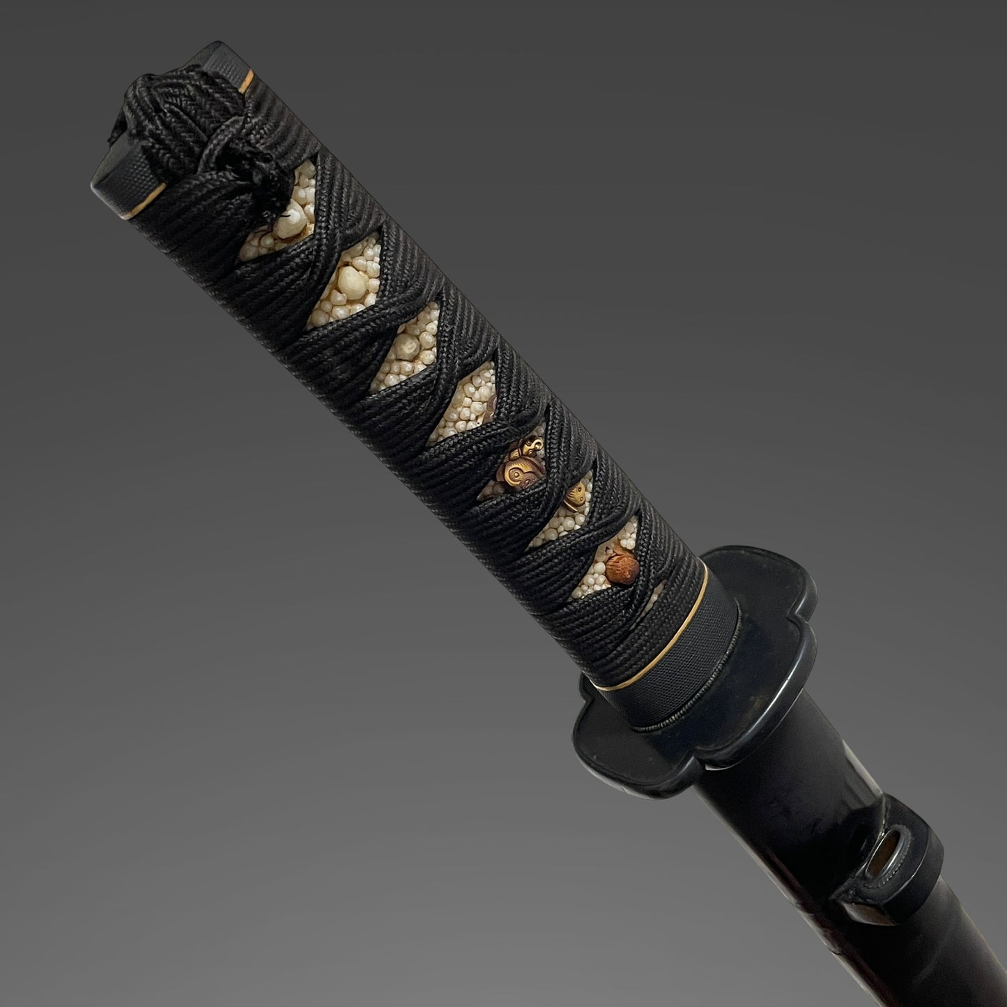 Amazing Hamon Kishu Ishido Yasumitsu 紀州石堂康光 Wakizashi, Shakudo nanako Fittings
