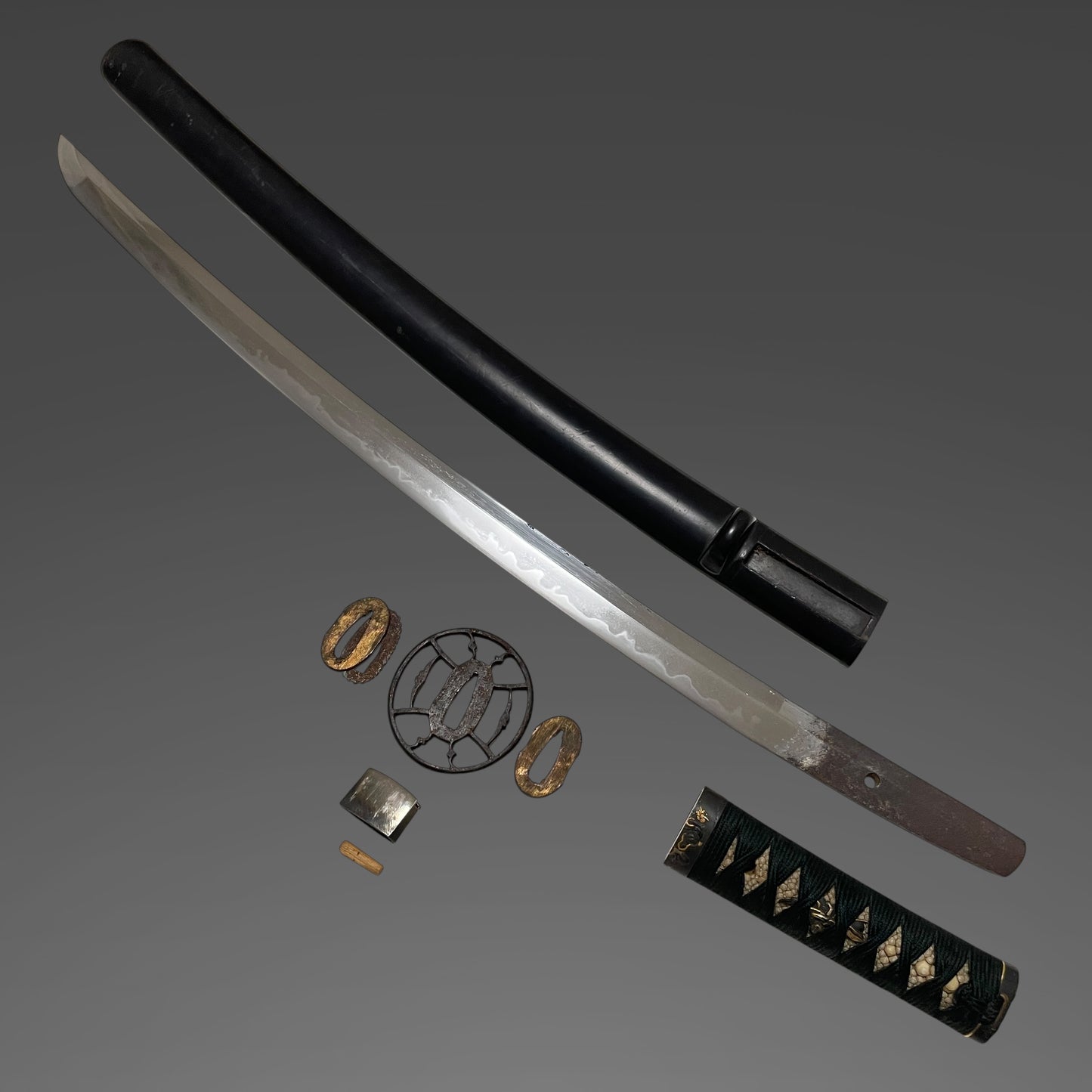 Stunning Hamon Black Wakizashi, Kobayashi Hiroshige 小林廣重 signed Fuchi, Edo period mumei