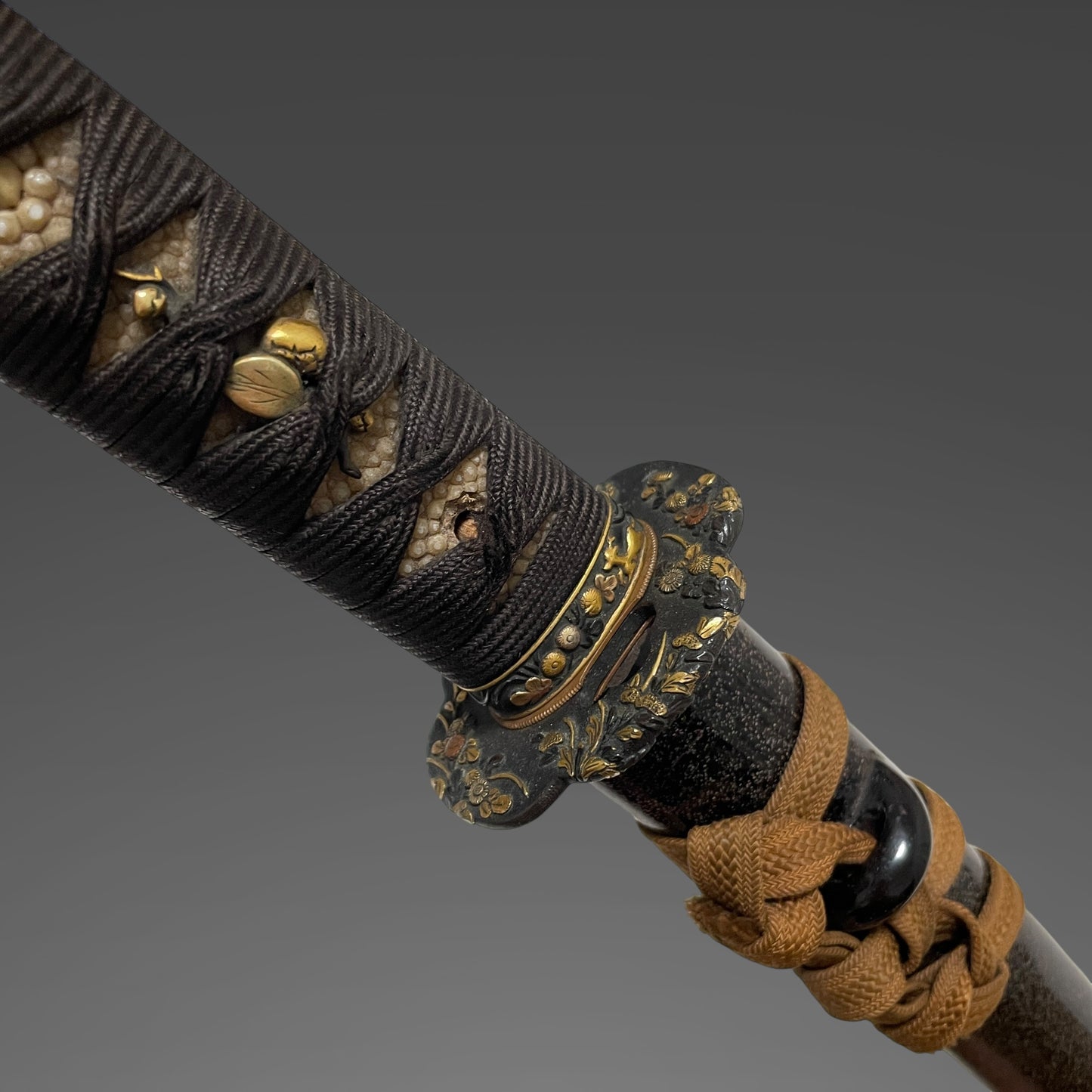 Naginata Naoshi 薙刀直し Wakizashi, Hizenkokuju Tadayoshi 肥前國住忠吉 signed, Mino Fittings