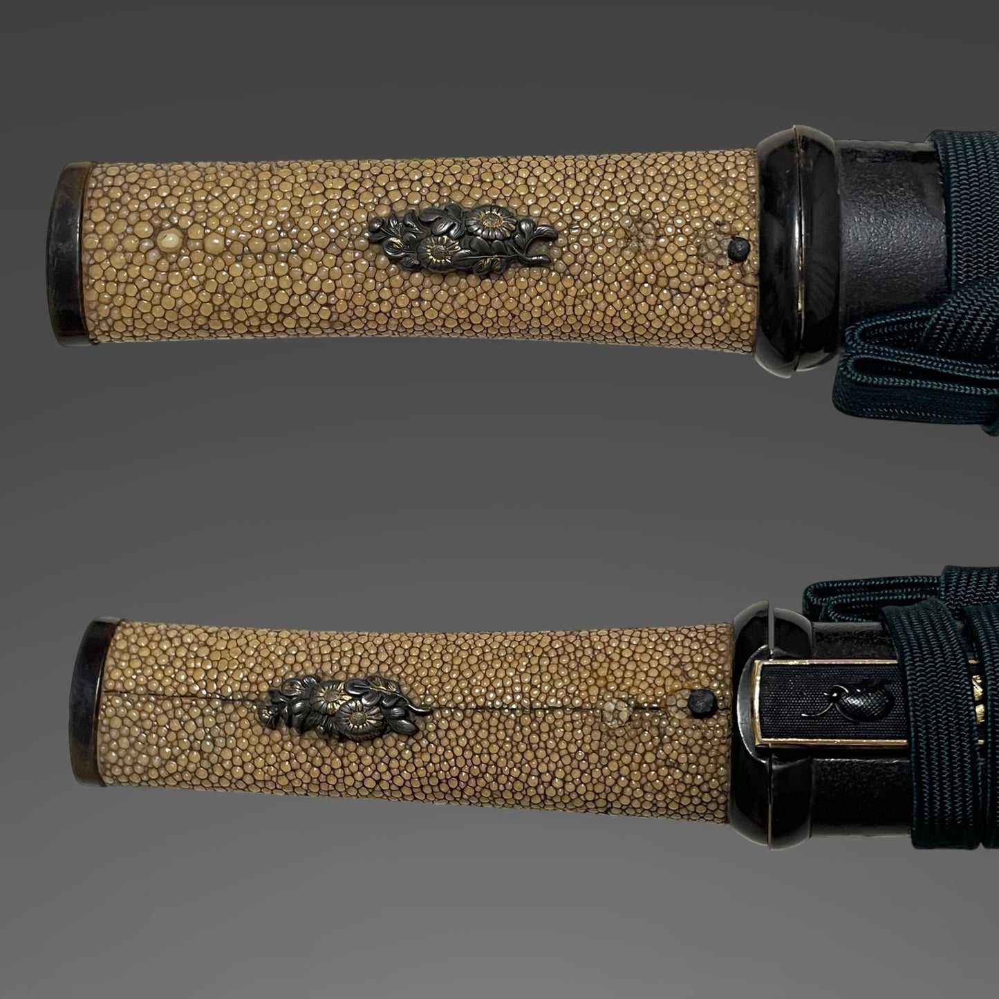 Aikuchi Koshirae TANTO 合口拵短刀, Kaneari 兼在 signed, Mantis Kozuka, Muromachi period