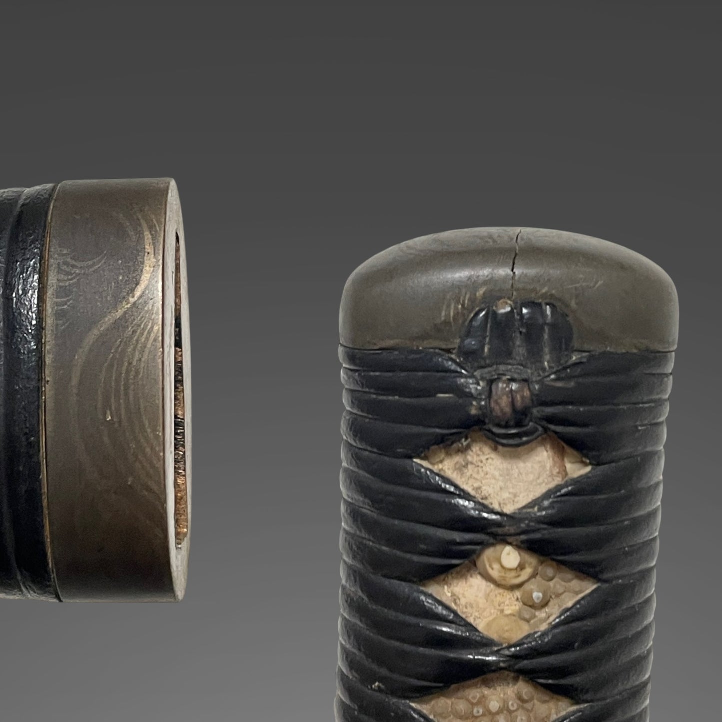 Unokubi-Zukuri 鵜首造, Koshikizami-Saya 腰刻鞘 TANTO, Thick Blade, with Dragon Kozuka