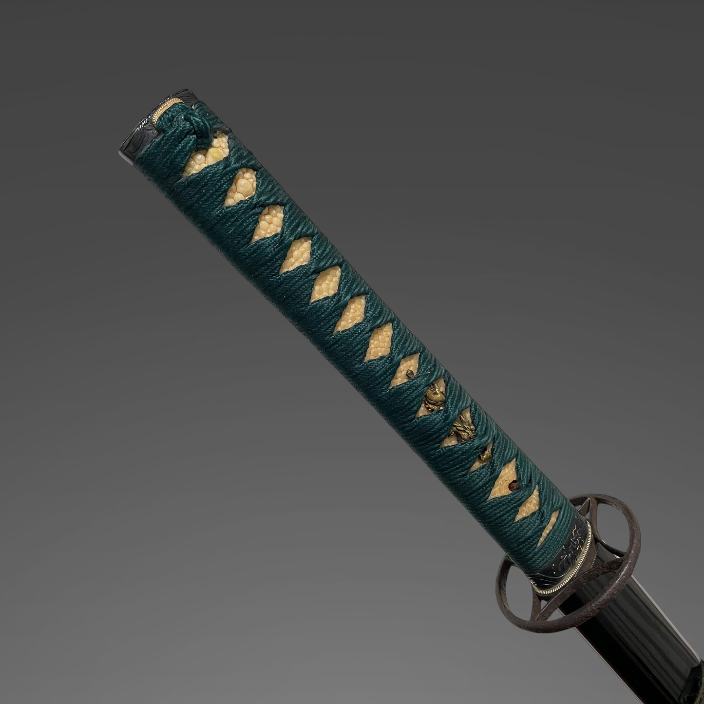 Dragon Fuchikashira KATANA, Sakakura Gonnoshin Terukane 坂倉言之進照包 signed, Itomaki Sukashi Tsuba