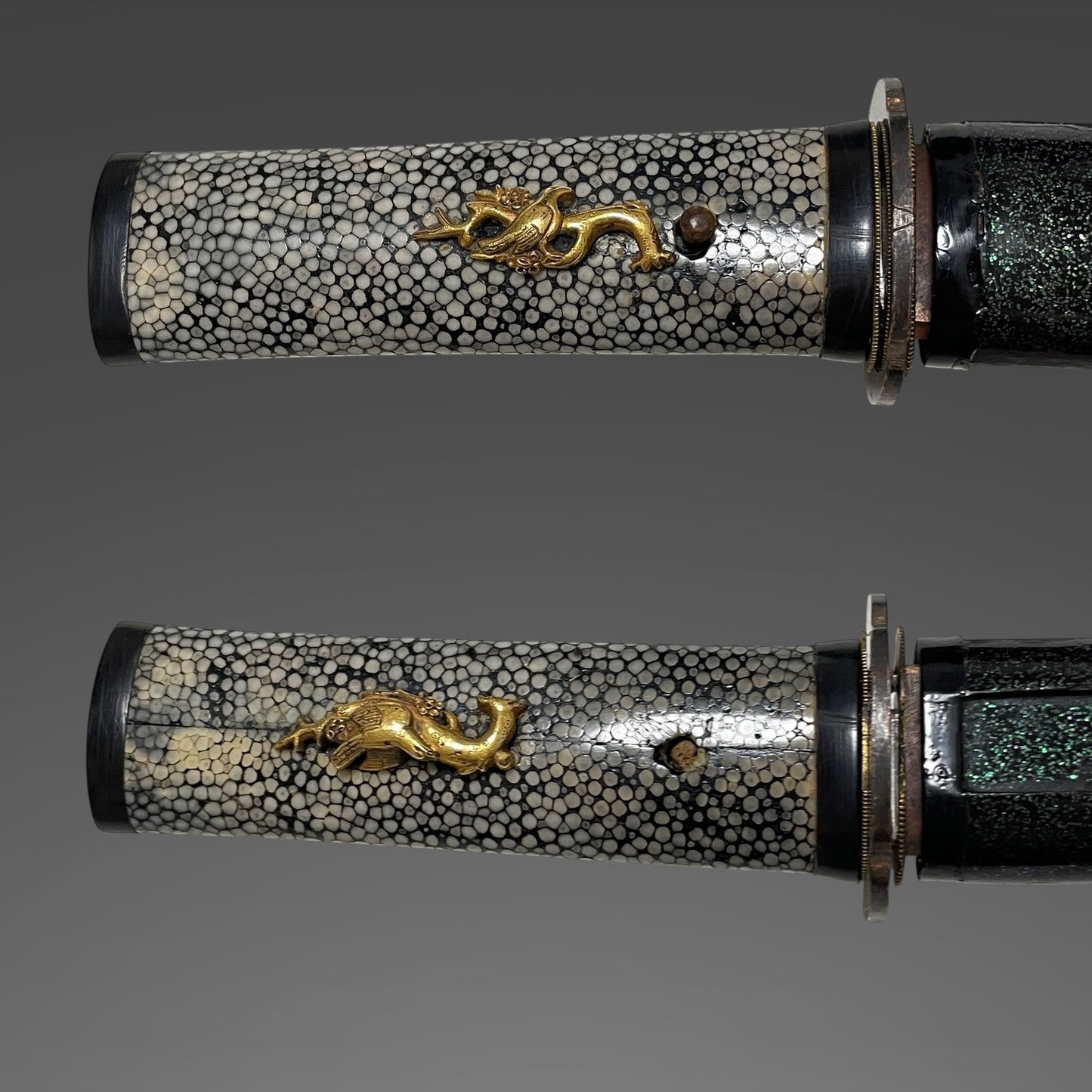 Aogaimijin-Saya 青貝微塵鞘 TANTO,  Bishuosafune Sukesada August 1574 備州長船祐定 天正二年八月日 signed