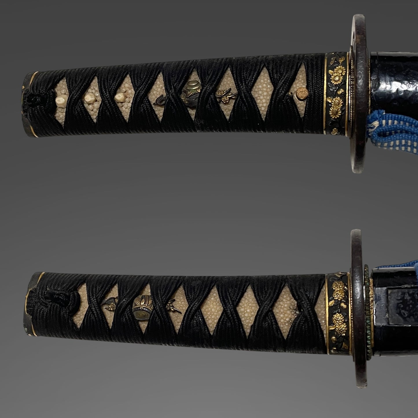 Mino Style Fuchikashira Long Wakizashi, Tadatsugu 忠次 signed Tsuba, Edo peiord mumei