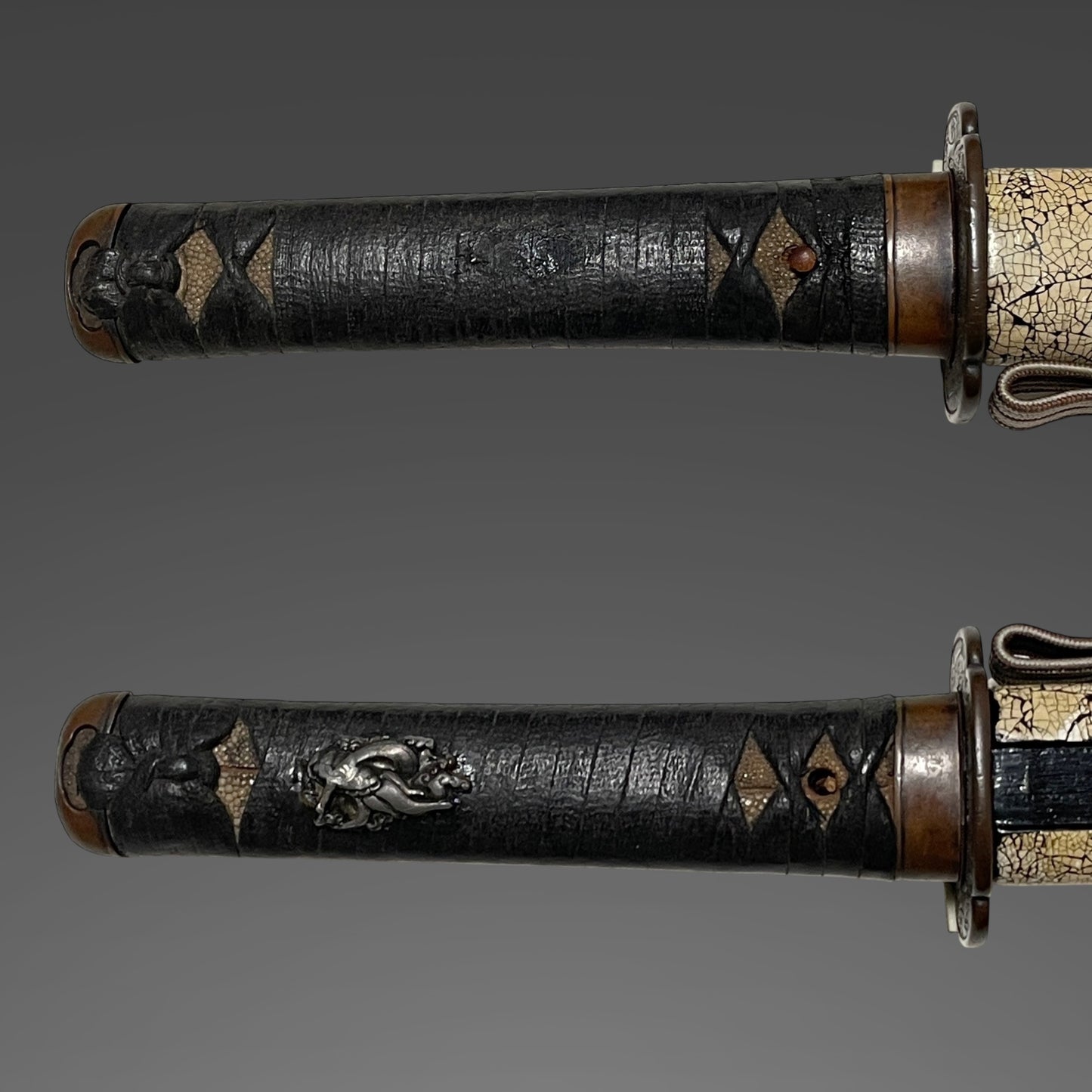 Rankaku-Saya 卵殻鞘, HORIMONO 彫物 Wakizashi, Yamagane Tsuba, Edo period mumei