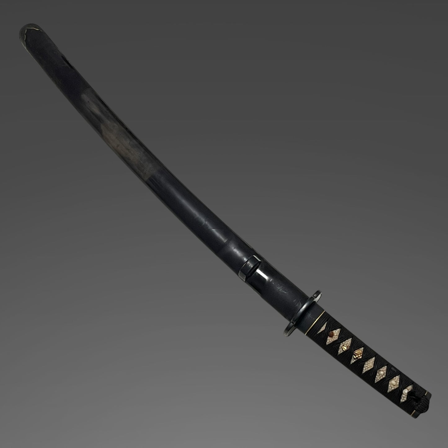 Amazing Hamon Kishu Ishido Yasumitsu 紀州石堂康光 Wakizashi, Shakudo nanako Fittings