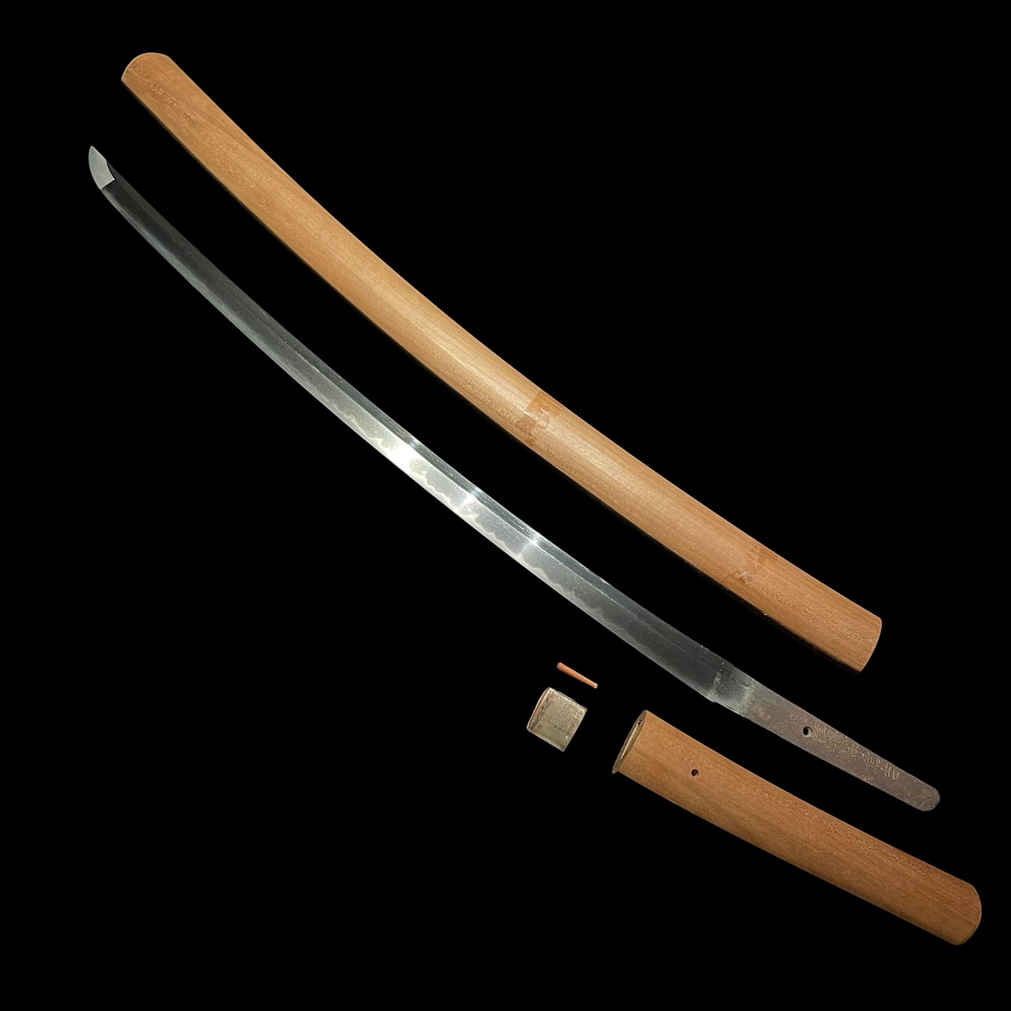 Shinanokami Nobuyoshi 信濃守信吉 signed Long Wakizashi, Edo period