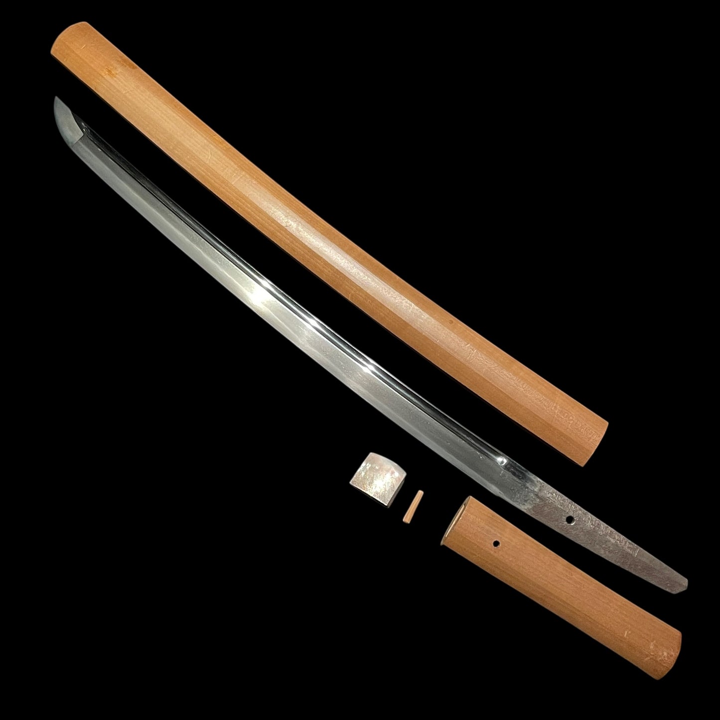 Harimadaijo Fujiwara Tadakuni 播磨大掾藤原忠国 signed, Wide and Thick WAKIZASHI