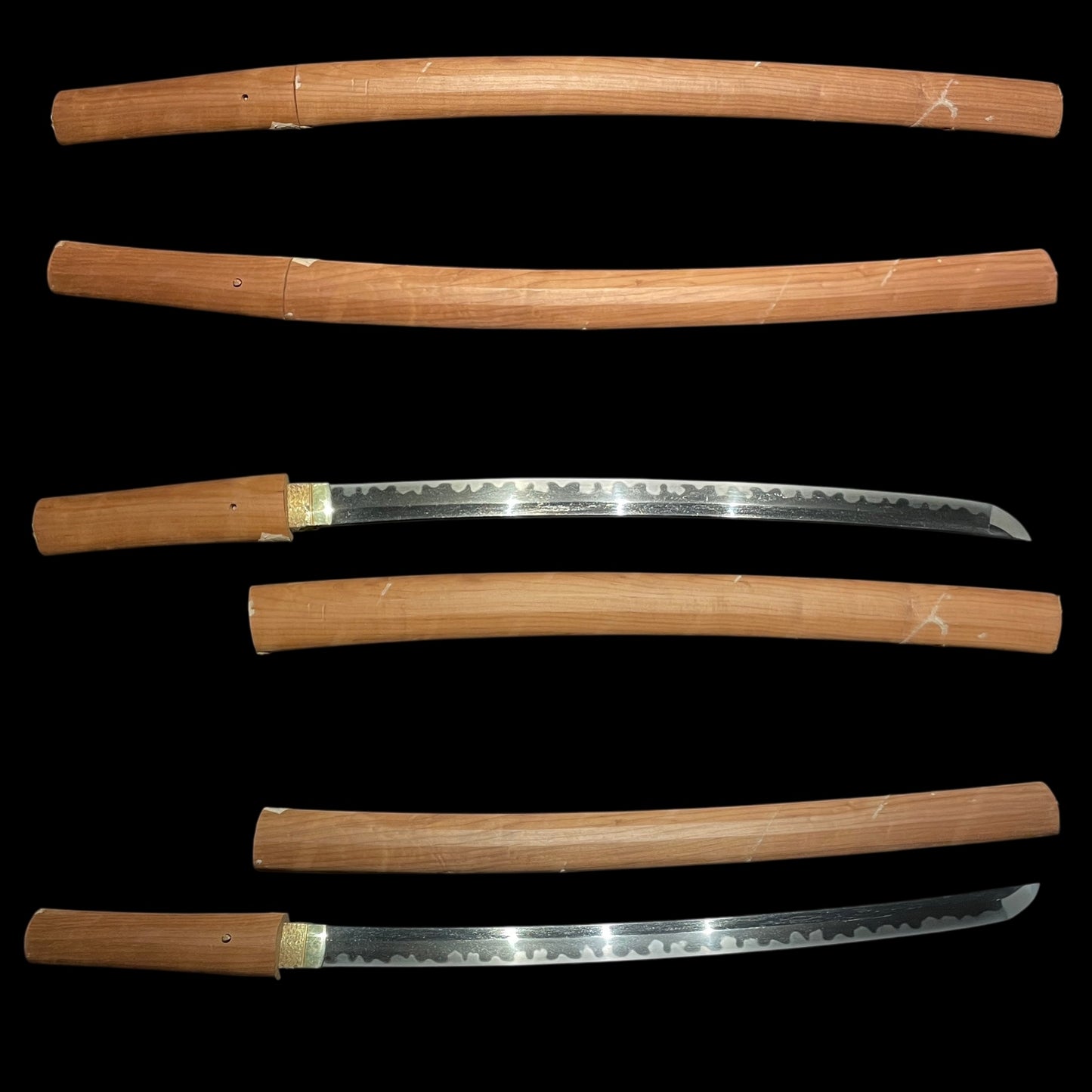 Amazing Gunome-Choji Hamon 互目丁子刃文, Ujifusa 氏房 signed WAKIZASHI, Edo period