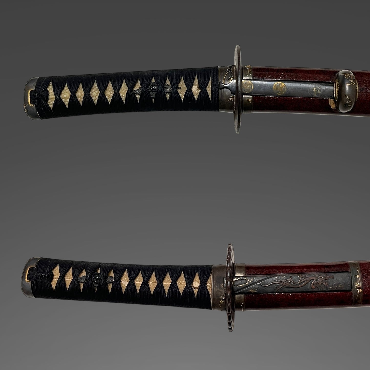 Red Wakizashi Shibuichi Fittings 四分一金具, Signed Fuchi, with Kozuka Kogai,  Edo