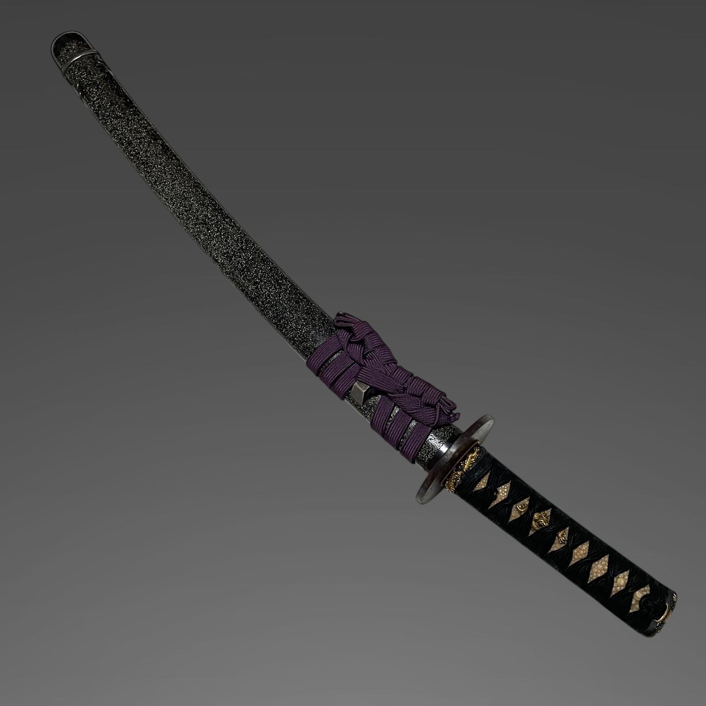 Amazing Hamon, Dragon Fittings Wakizashi, Takada Muneyuki 高田統行, Early Edo period