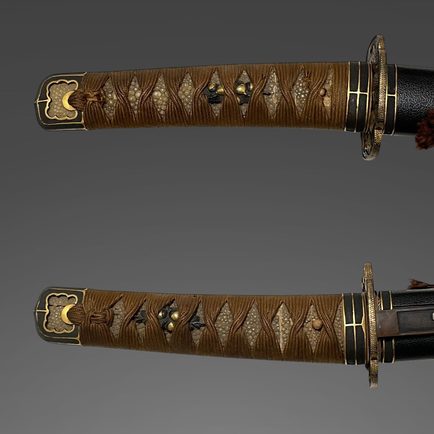 Handachi-Koshirae 半太刀拵, Sadatoshi 貞俊 signed Wakizashi, with Kozuka, Edo period