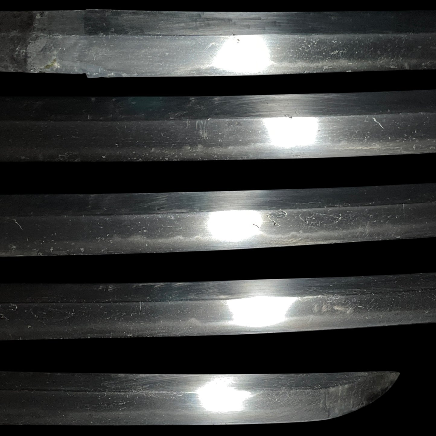 Daruma 達磨 Menuki Sukesada signd Wakizashi, Shigure 時雨 Tsuba, Kaga Fuchikashira