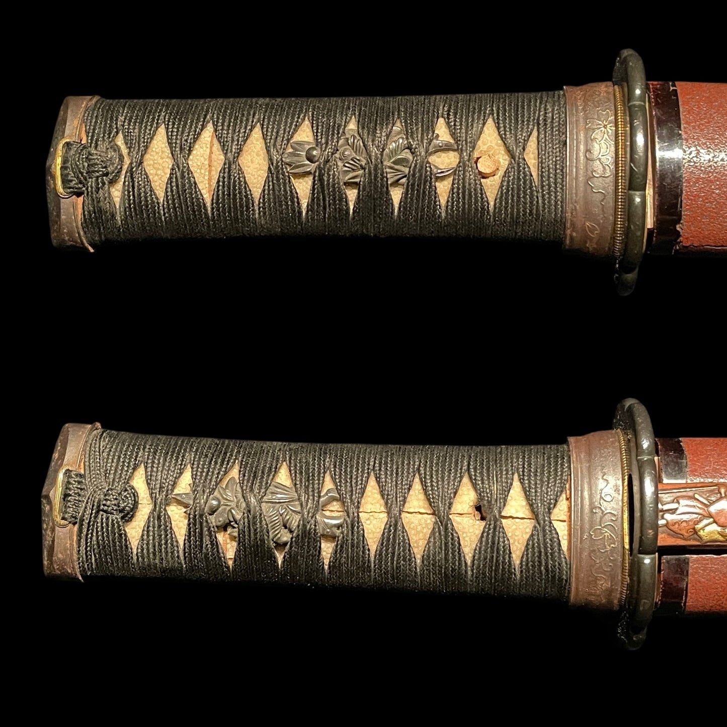 Red TANTO with KOZUKA, Gunome Hamon Thick Blade, Edo period mumei