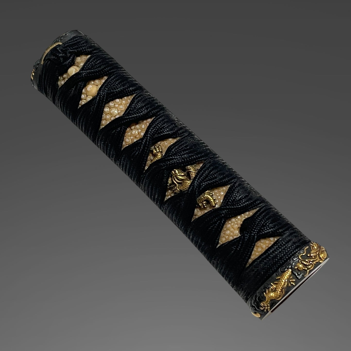 Amazing Hamon, Dragon Fittings Wakizashi, Takada Muneyuki 高田統行, Early Edo period