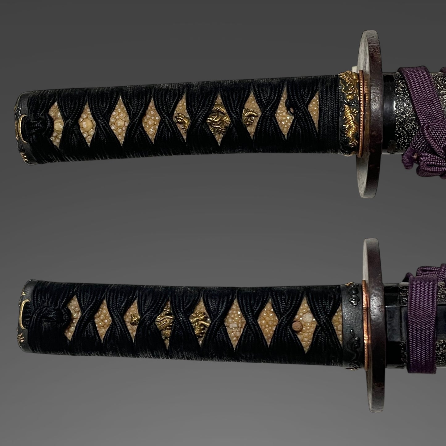 Amazing Hamon, Dragon Fittings Wakizashi, Takada Muneyuki 高田統行, Early Edo period
