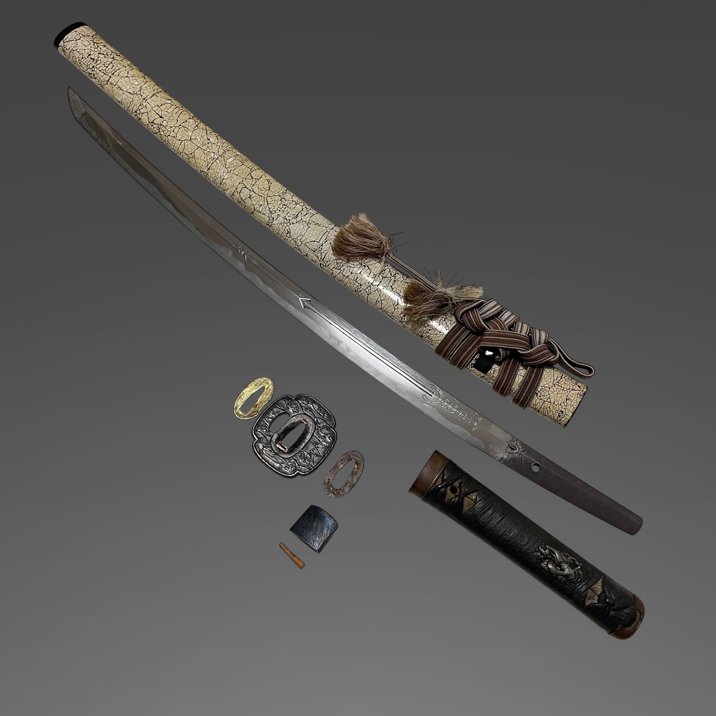 Rankaku-Saya 卵殻鞘, HORIMONO 彫物 Wakizashi, Yamagane Tsuba, Edo period mumei