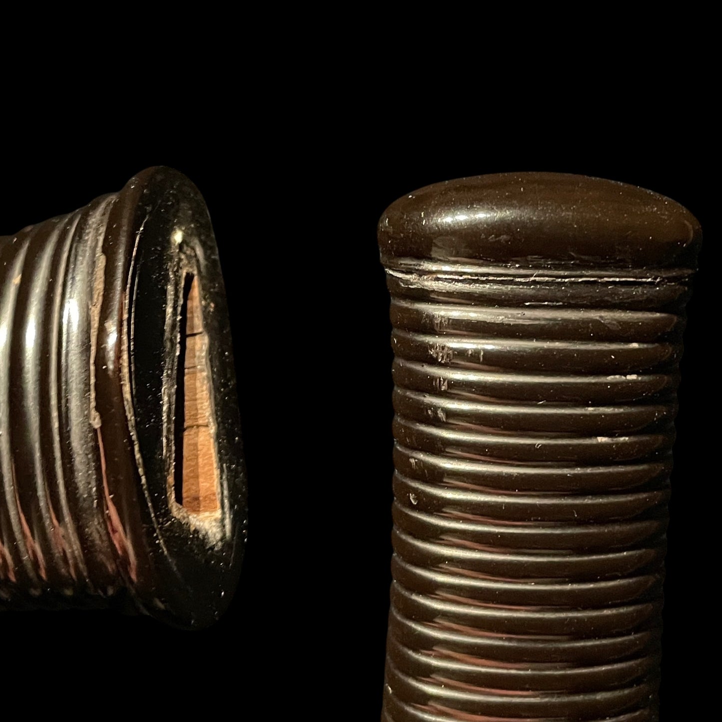 Thick Red TANTO. Hizenkoku Dewadaijo 肥前国出羽大掾 signed, Edo period