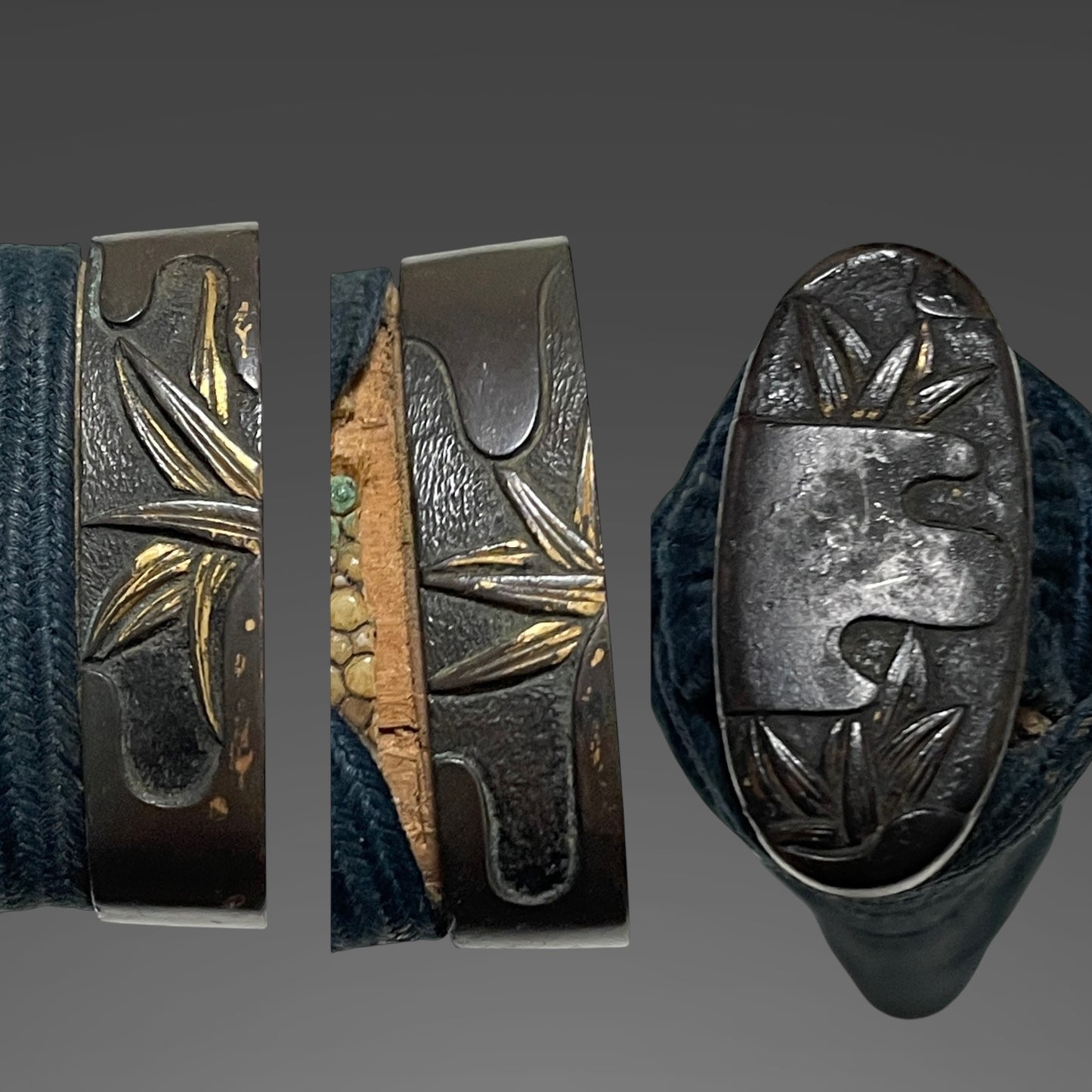 Bonji 梵字 Long Wakizashi, Moth Tsuba, Crab Menuki, Edo period mumei