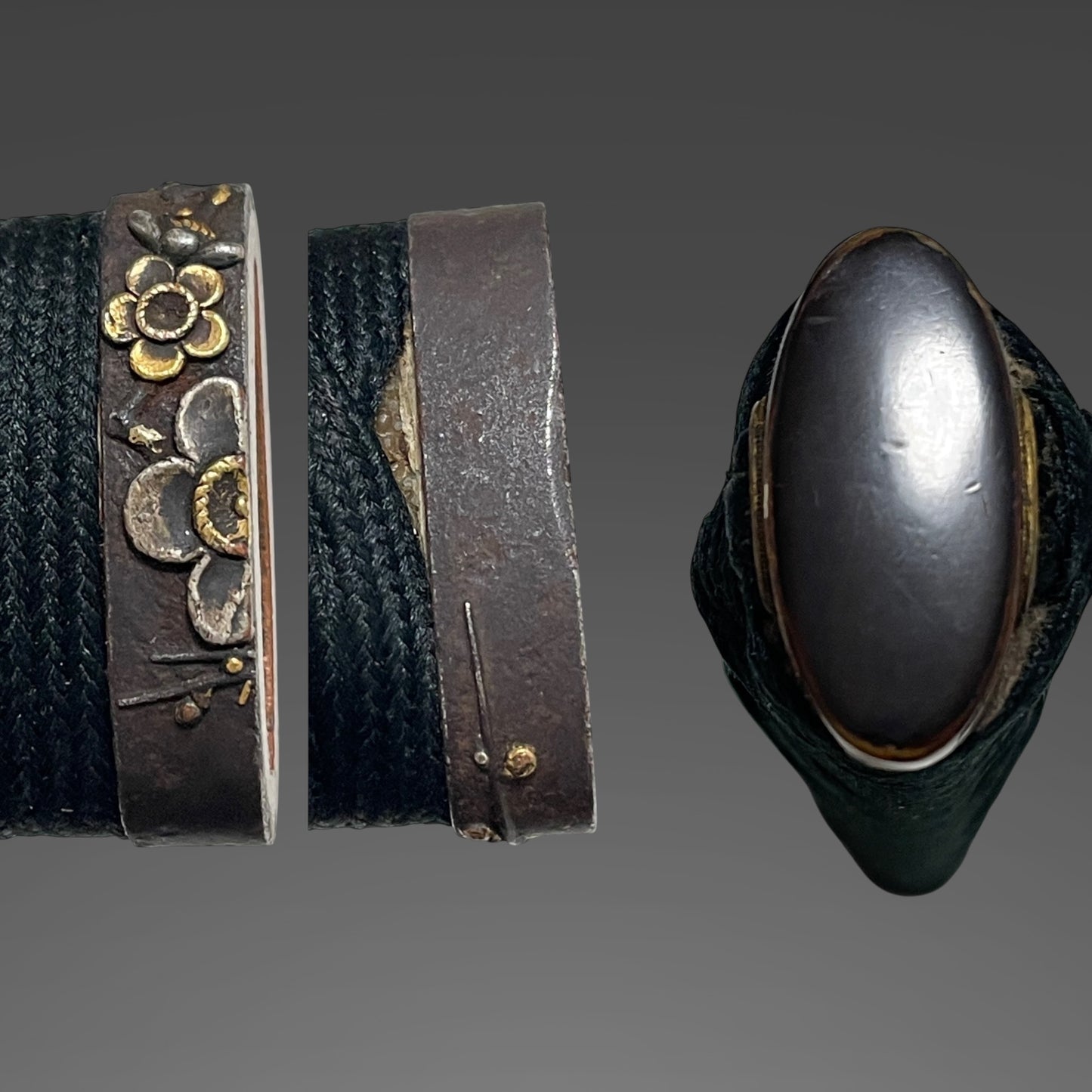 Short Black Wakizashi, Dragon Menuki and Bird Tsuba, Edo period mumei
