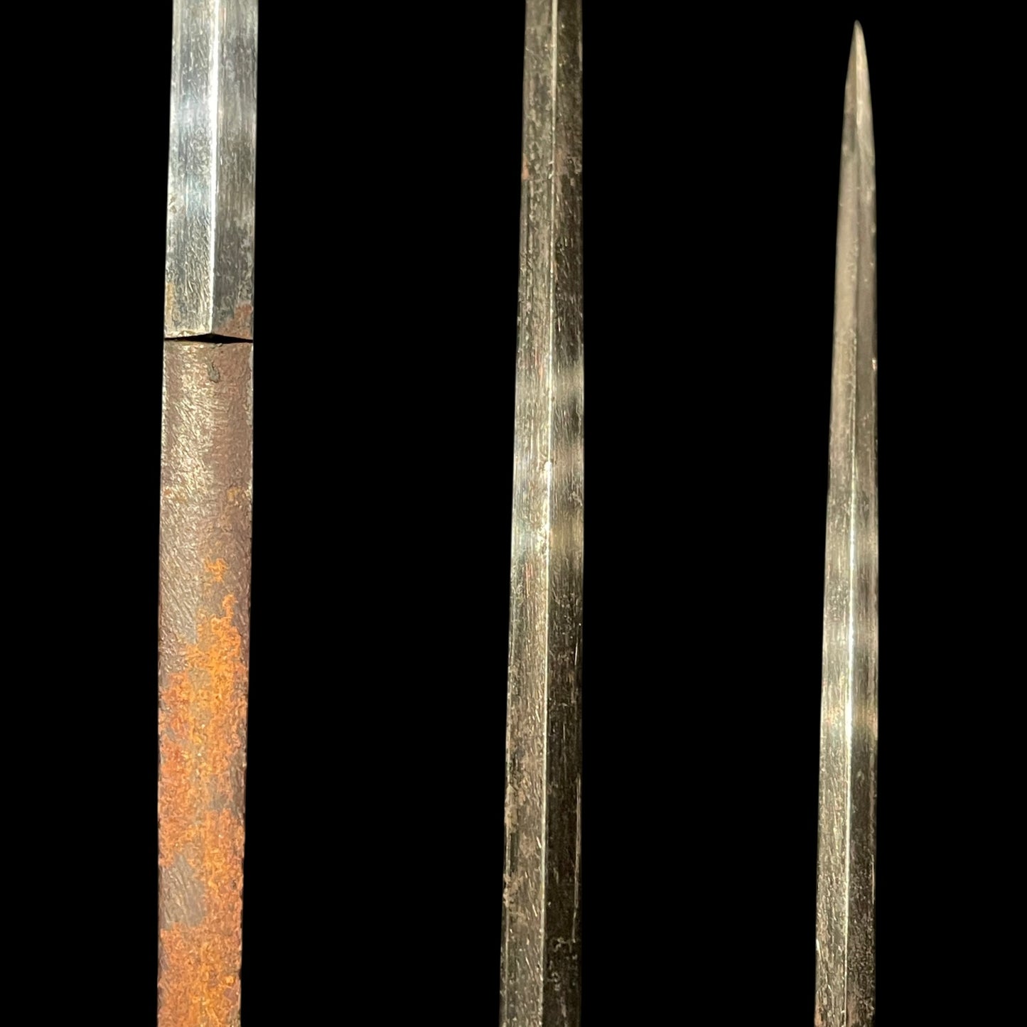 Thick Red TANTO. Hizenkoku Dewadaijo 肥前国出羽大掾 signed, Edo period
