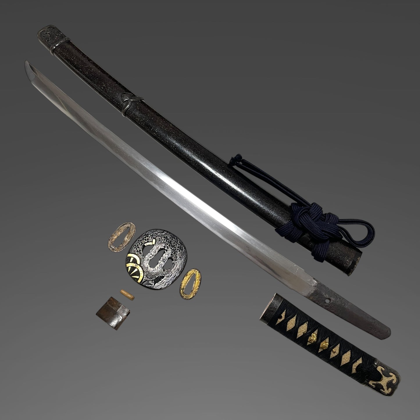Ichiryu Tomoyoshi 一柳友善 signed Fuchi, Handachi-Koshirae 半太刀拵 Wakizashi, Edo period mumei