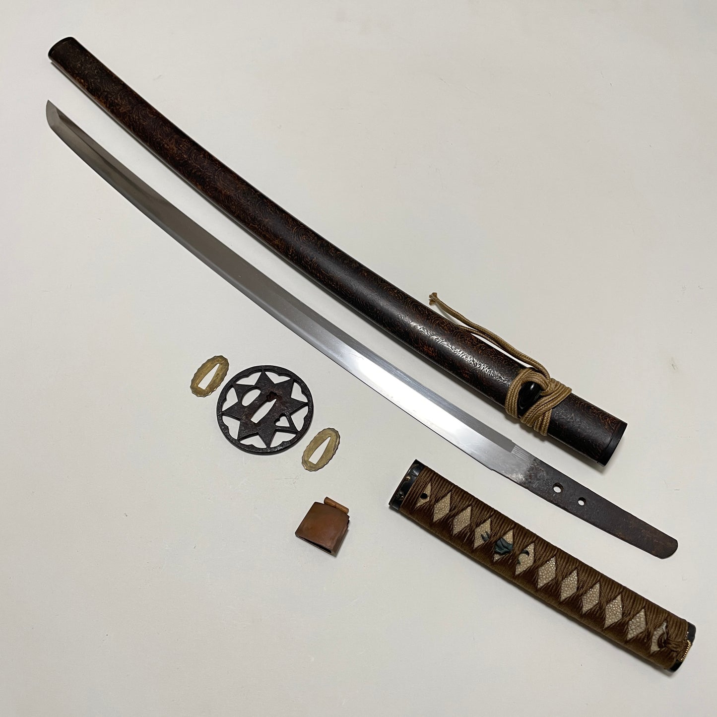 Long Wakizashi, ShibuichiFuchikashira 四分一縁頭, Edo period mumei