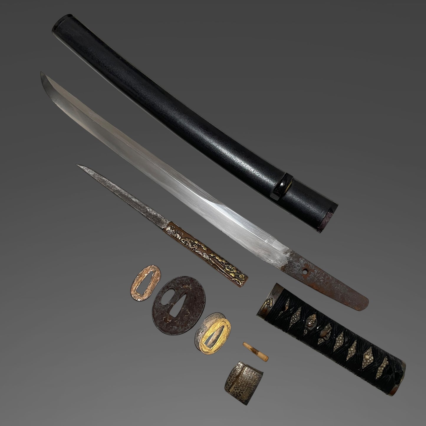 Shobuzukuri Wakizashi, Tiger Menuki, with Kozuka, Edo period mumei
