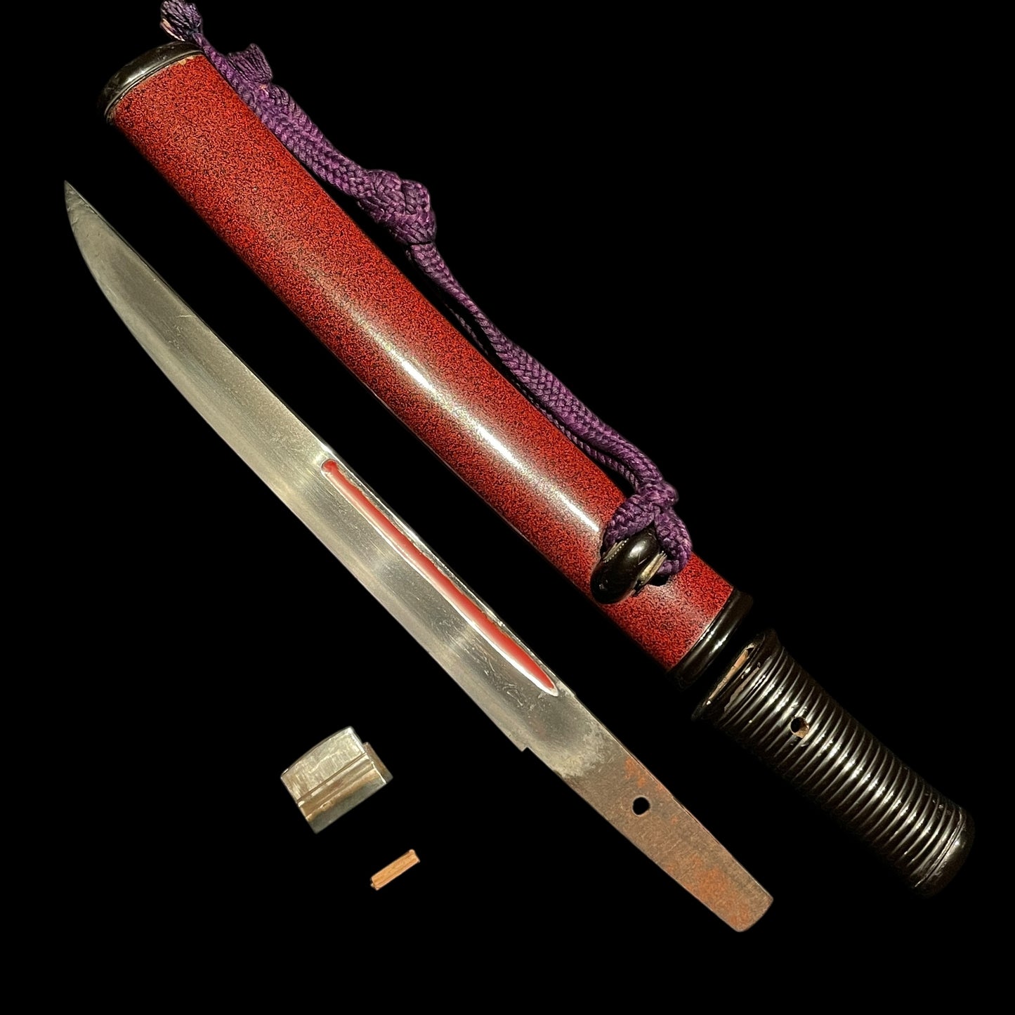 Thick Red TANTO. Hizenkoku Dewadaijo 肥前国出羽大掾 signed, Edo period