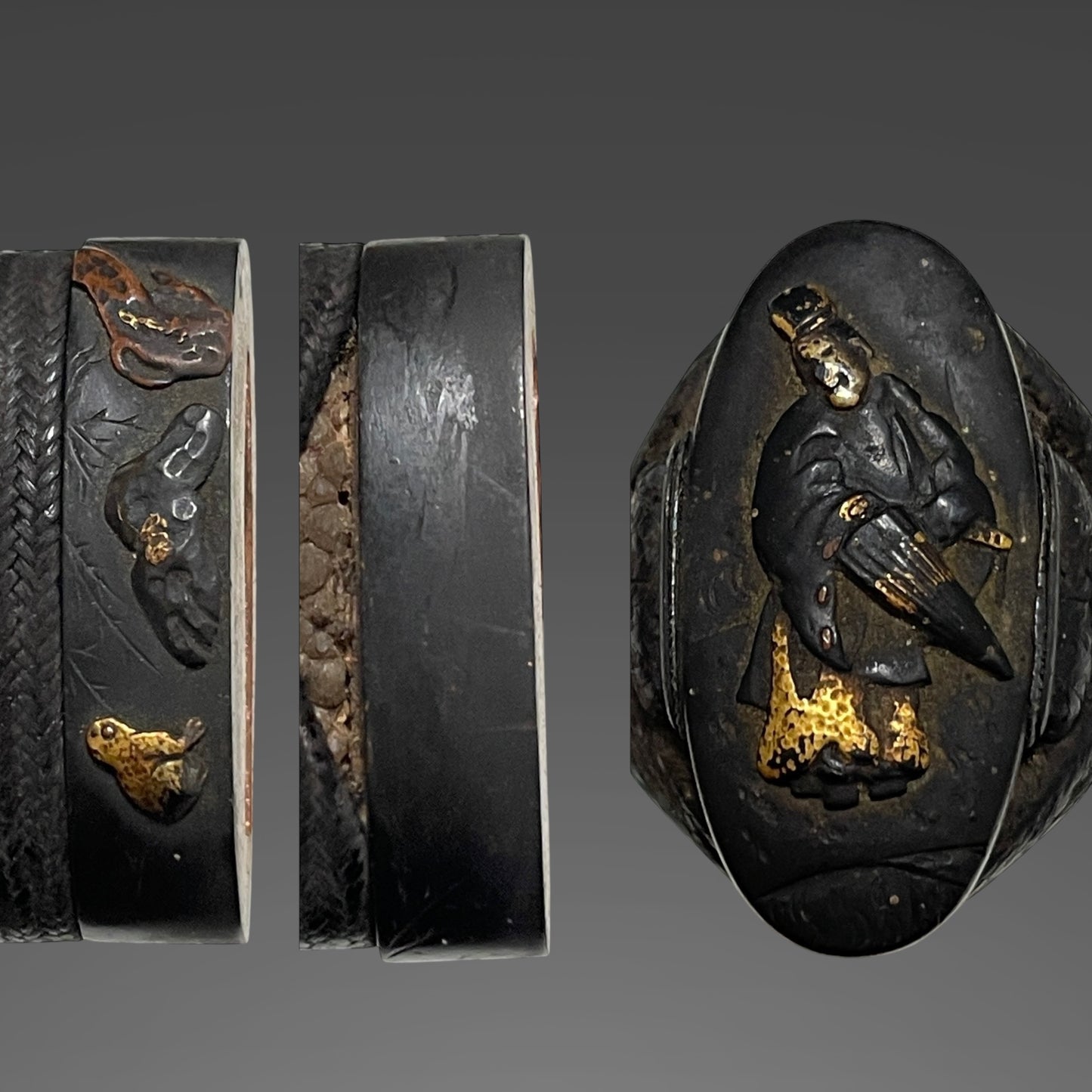 Hirazukuri Wakizashi, Frogs and Willows Fuchi, Bohi 棒樋 blade, Muromachi period mumei