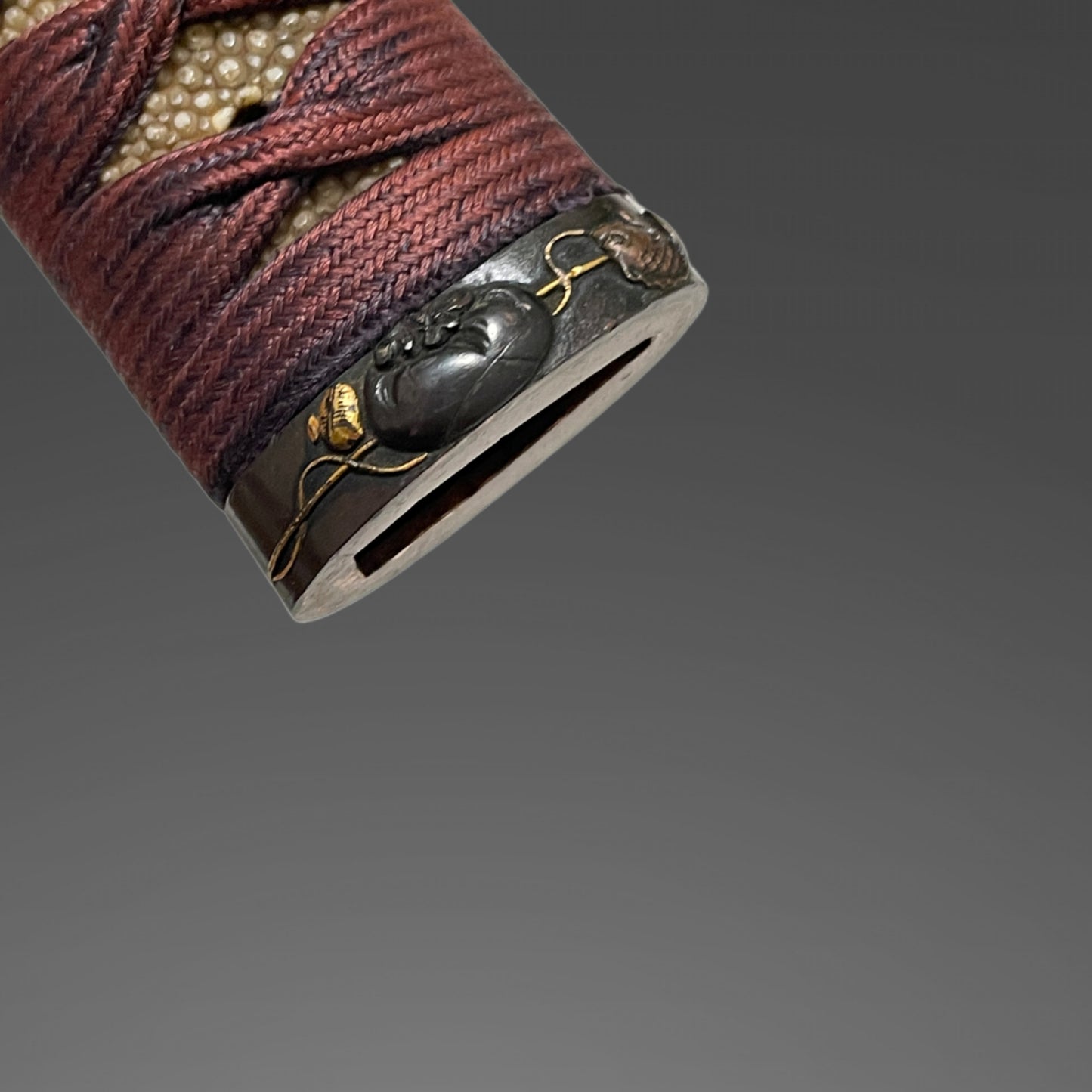 Chrysanthemum Tsuba 菊鍔 Short Wakizashi, Thick blade, Edo period mumei