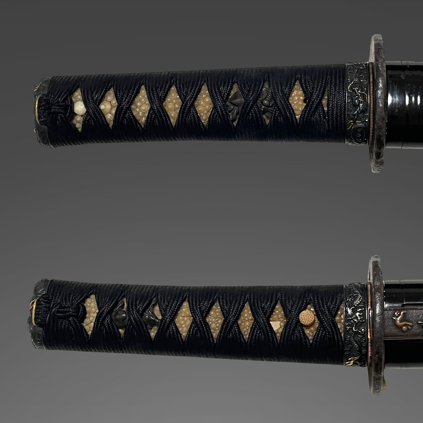 Ookissaki 大切先 Wakizashi, Dragon Fuchikashira, 因州住壽正 signed Kozuka, Edo period mumei