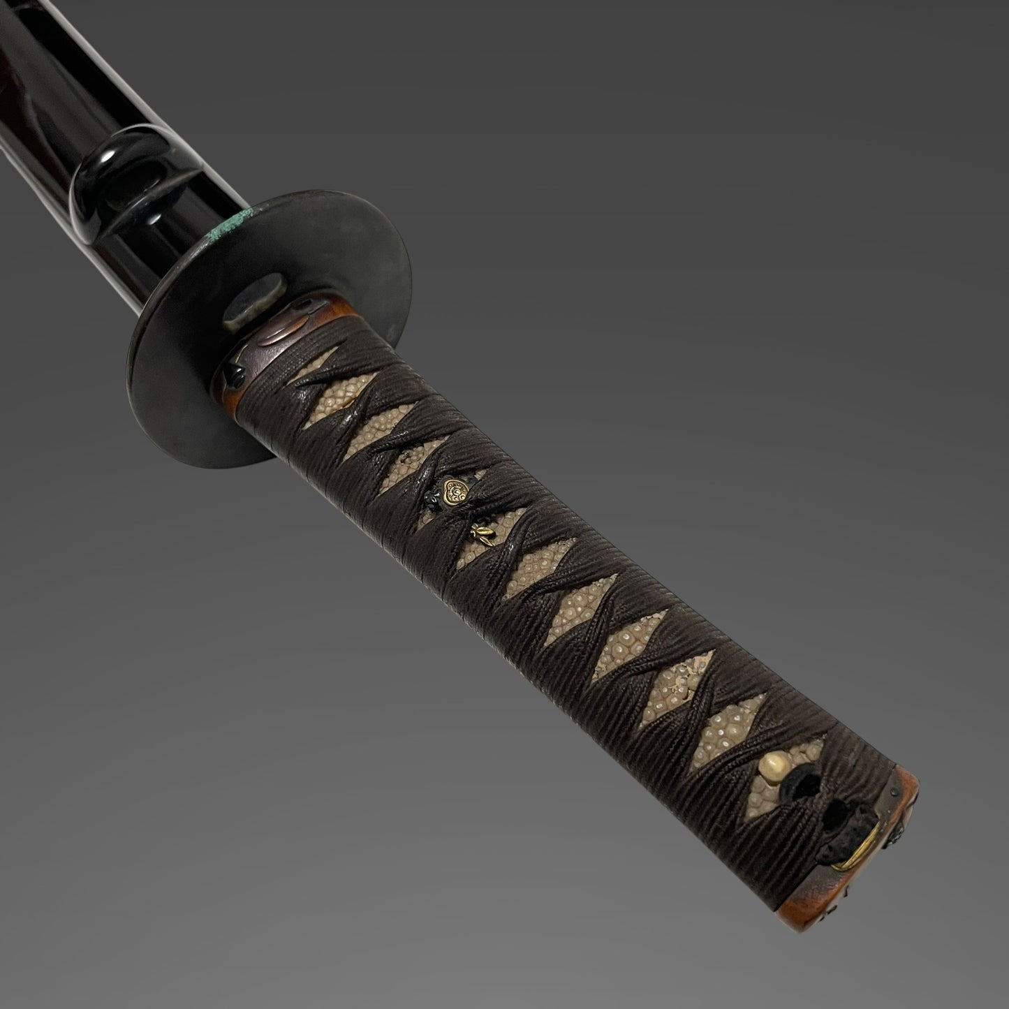 Amazing Hamon Sukezane 助真 signed Wakizashi, Copper Fuchikashira, Edo period