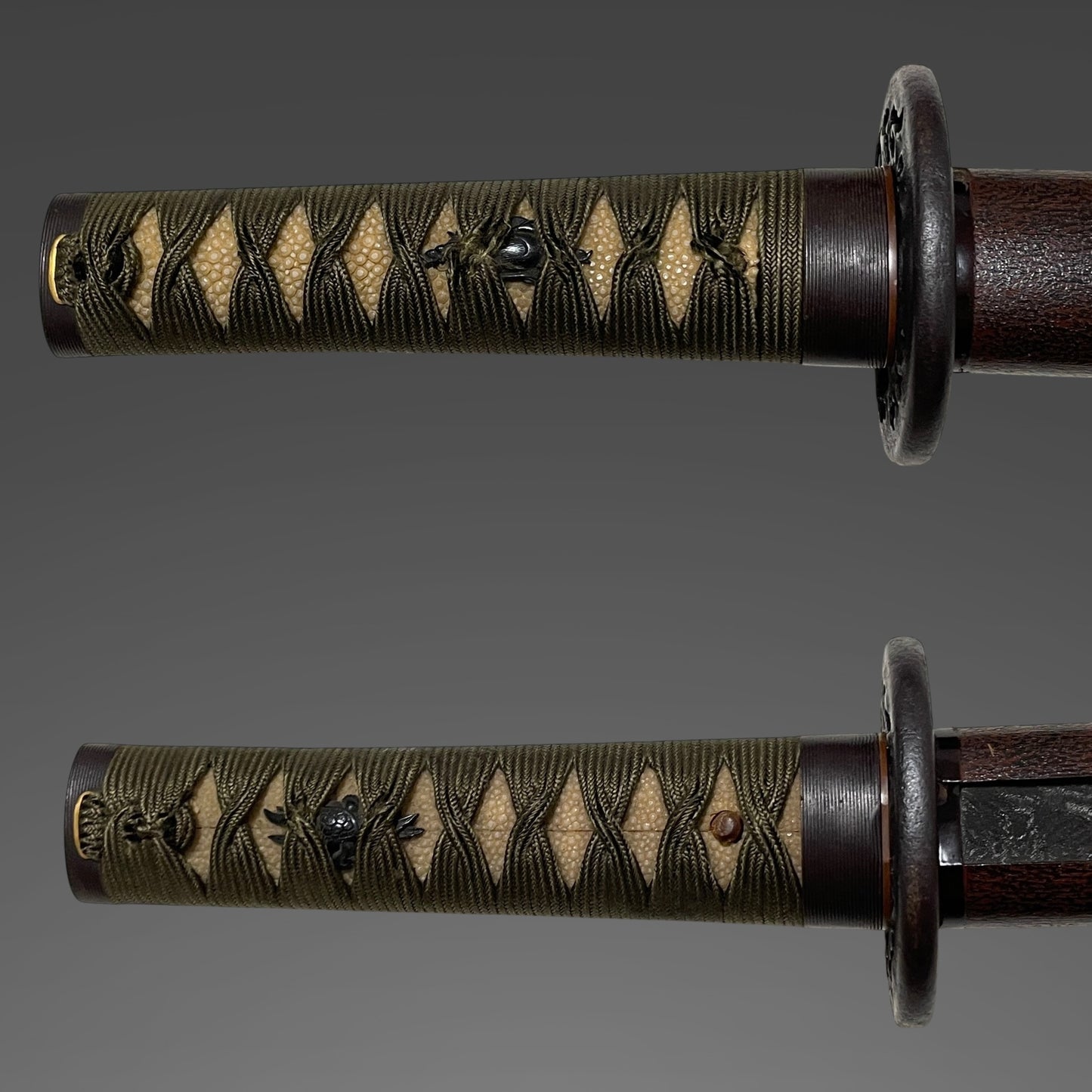 Sanbonsugi hamon 三本杉刃文 Wakizashi, Lotus root Thick Tsuba, Edo period mumei